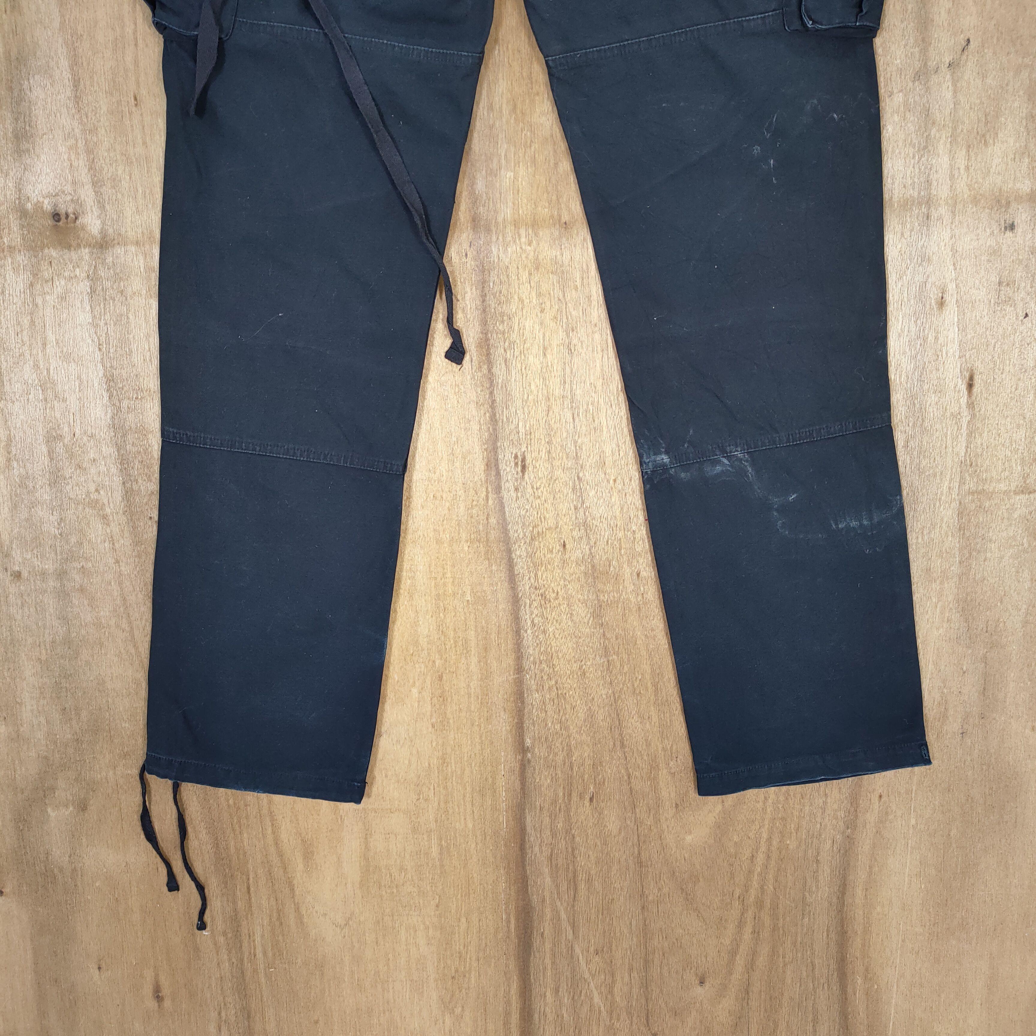 Japanese Brand NYLAUS BLACK PARACHUTE CARGO PANTS Size US 32 / EU 48 - 11 Thumbnail