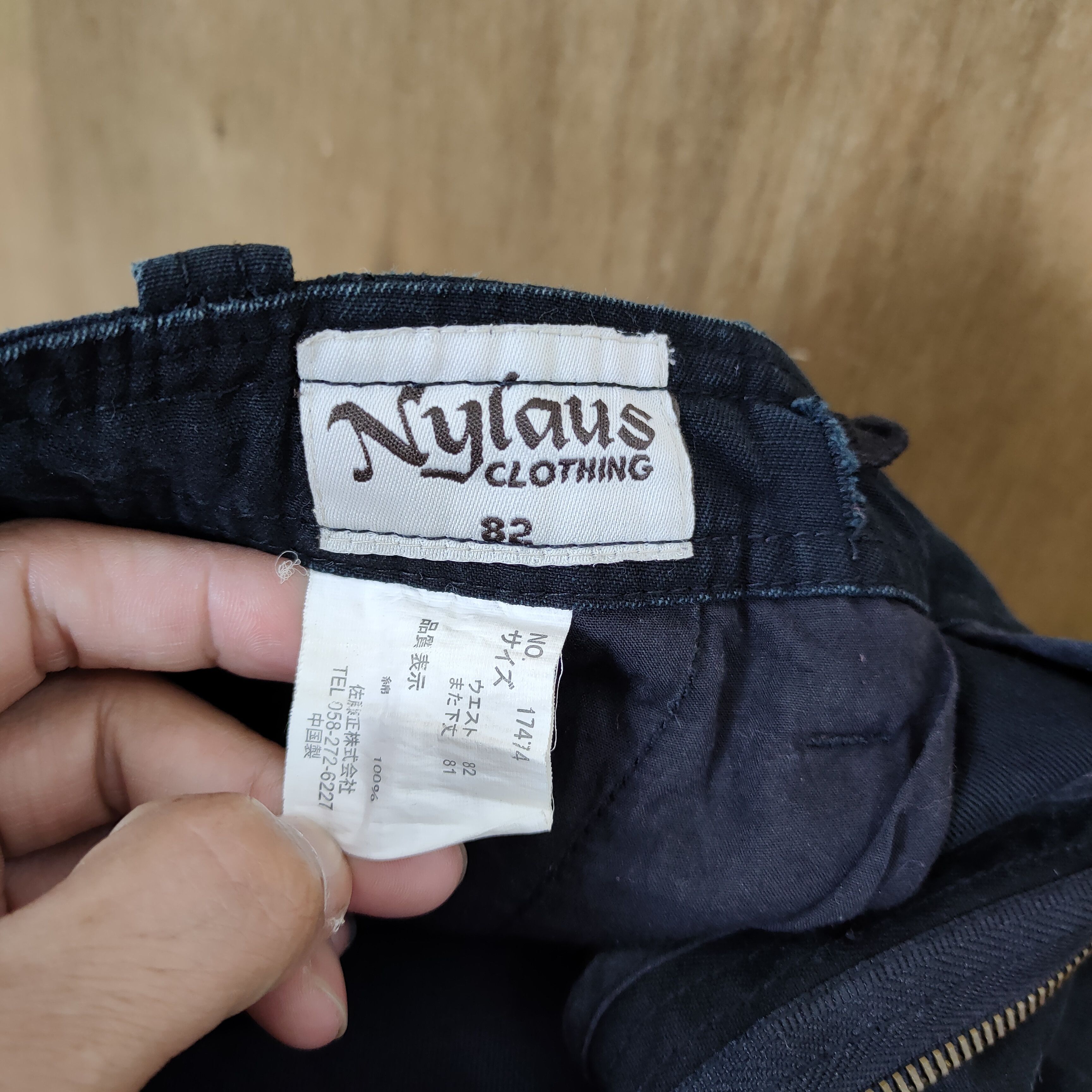 Japanese Brand NYLAUS BLACK PARACHUTE CARGO PANTS Size US 32 / EU 48 - 13 Thumbnail