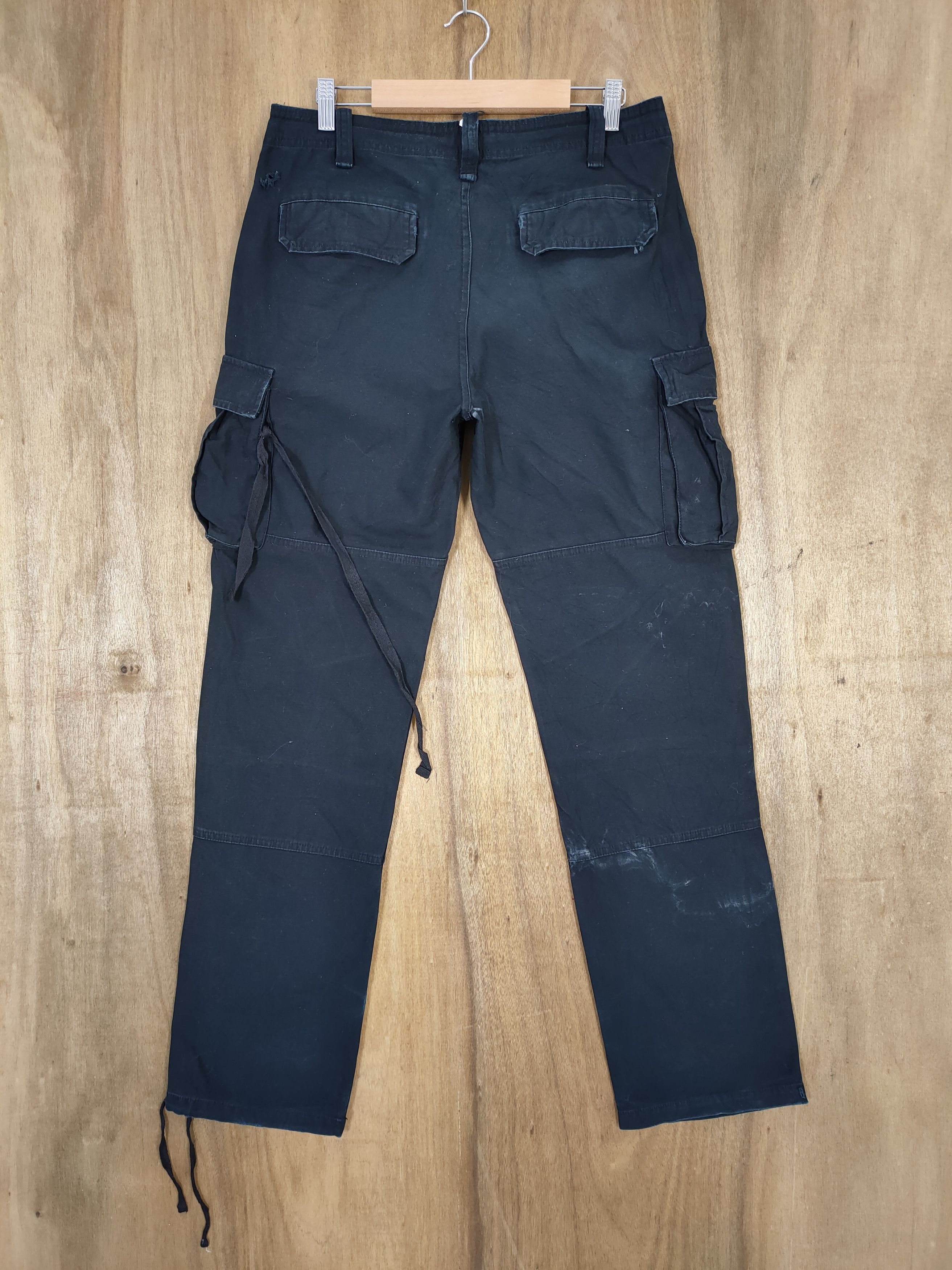 Japanese Brand NYLAUS BLACK PARACHUTE CARGO PANTS Size US 32 / EU 48 - 1 Thumbnail