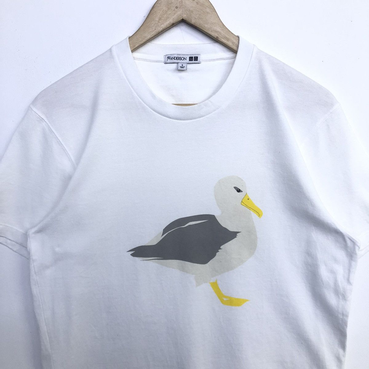 JW Anderson × Uniqlo Uniqlo X JWAnderson Seagull Graphic Tshirt Size US S / EU 44-46 / 1 - 3 Thumbnail