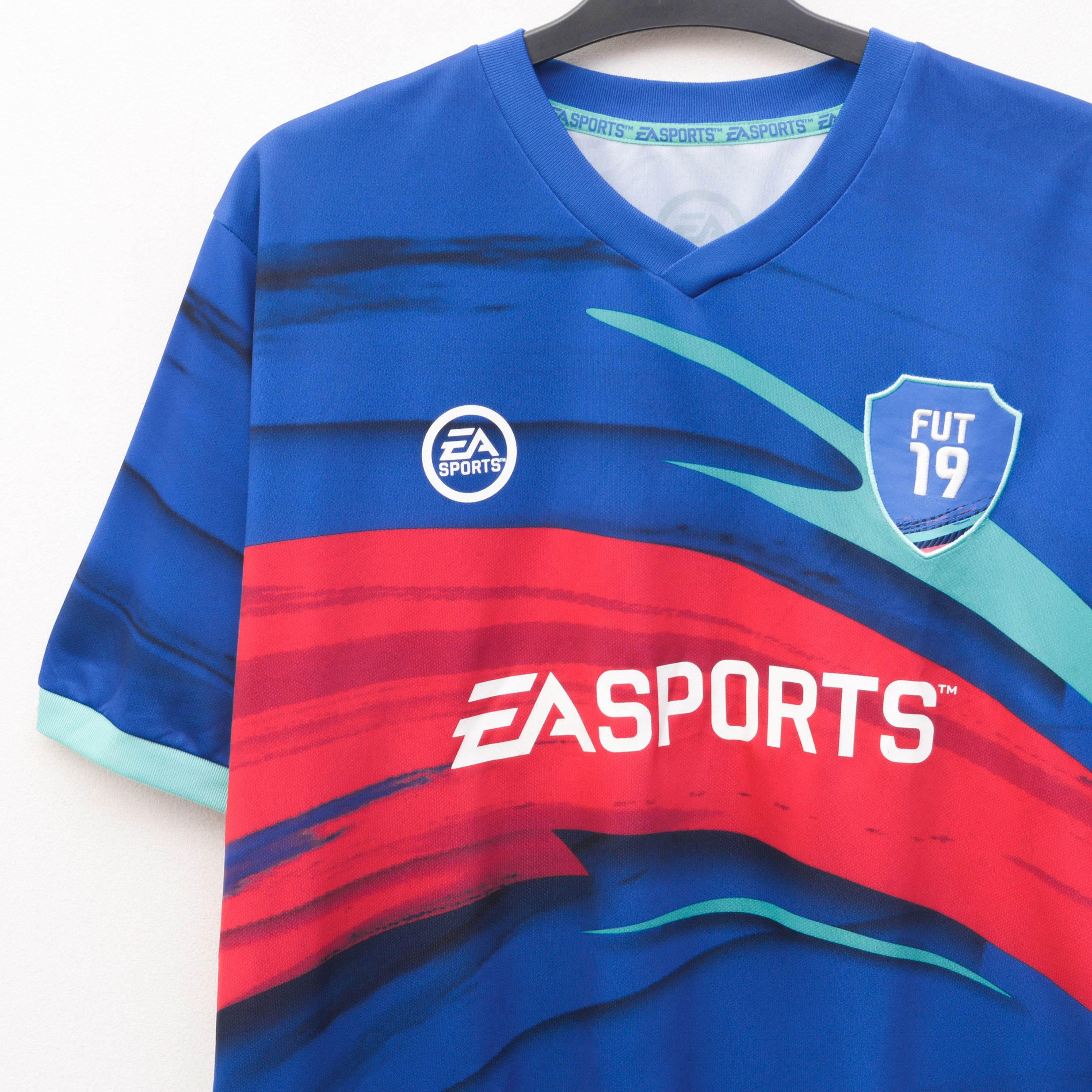 Playstation EA Sports FIFA 19 Men M Ultimate Team Home Jersey Shirt Top Size US M / EU 48-50 / 2 - 2 Thumbnail
