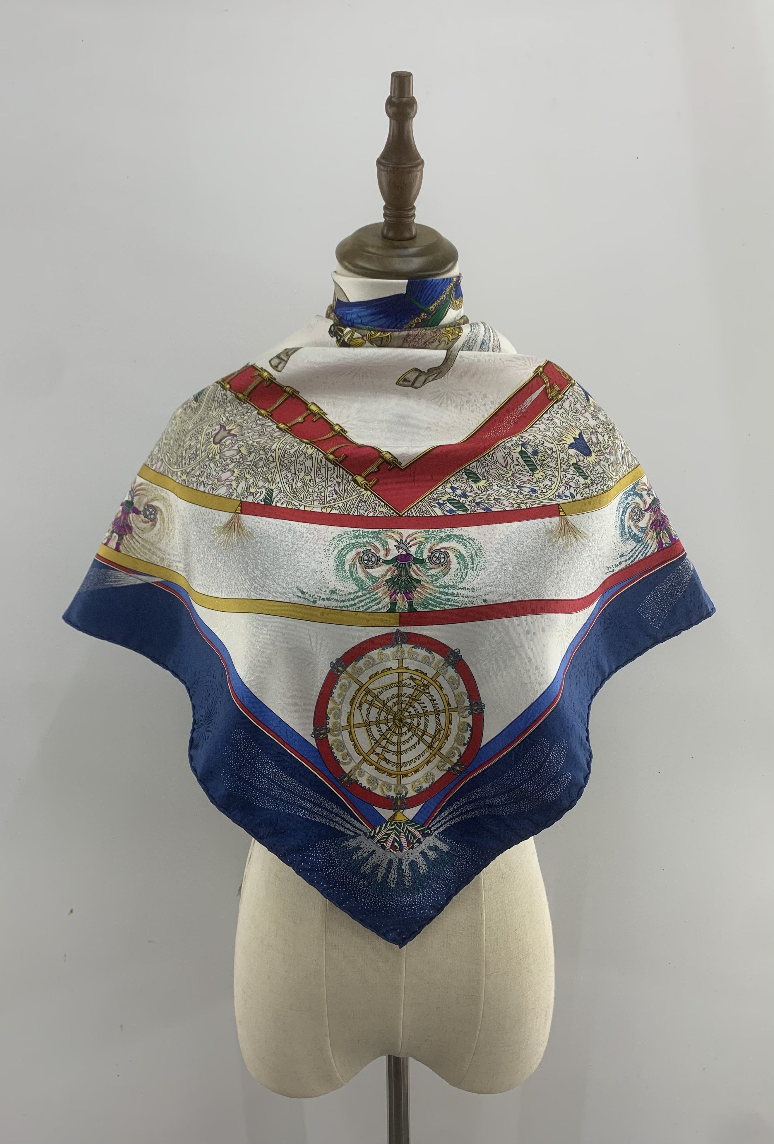 Authentique foulard vintage  Michel Paris