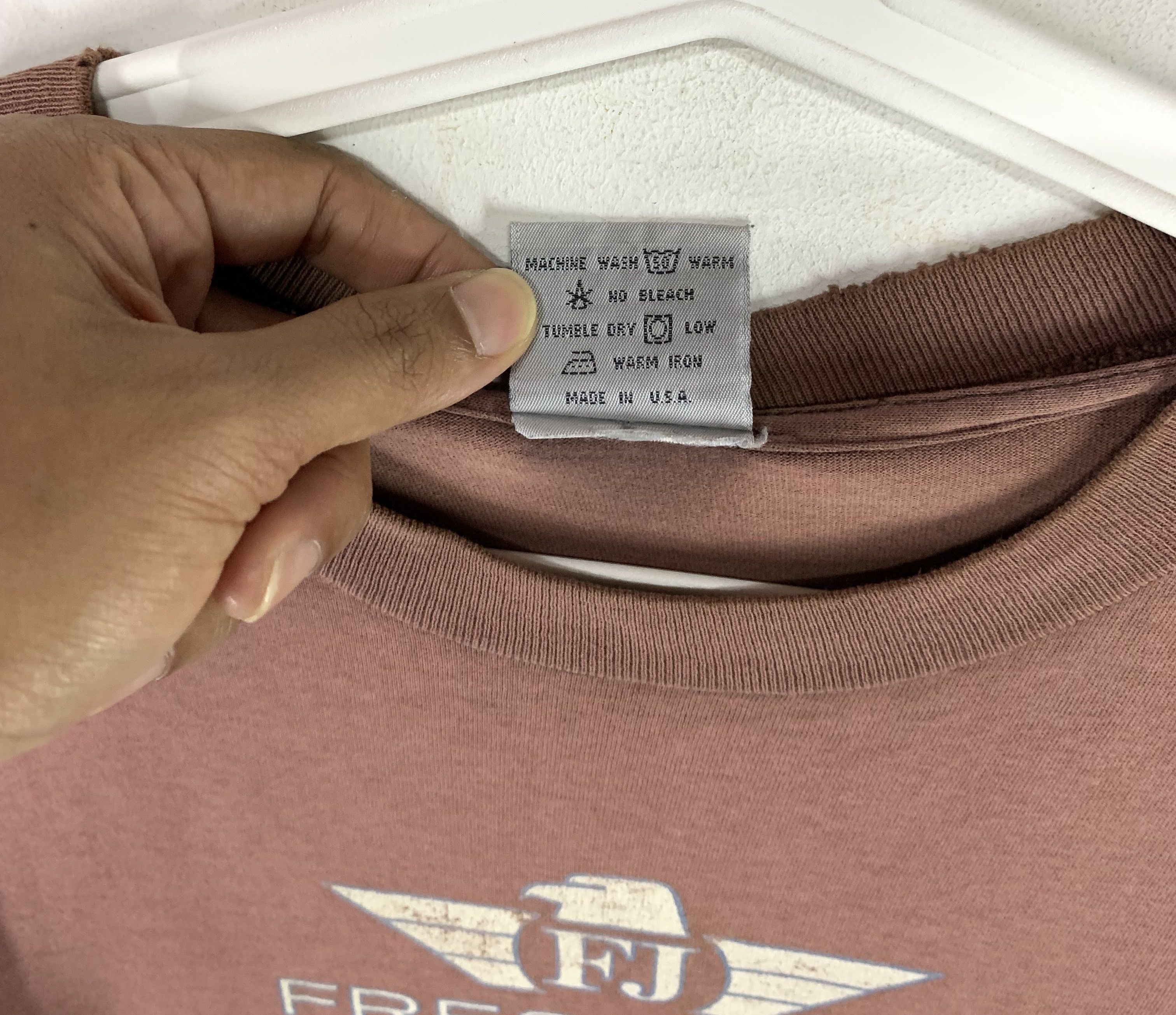 Freshjive spellout distressed sunfaded vintage 90s sthirt