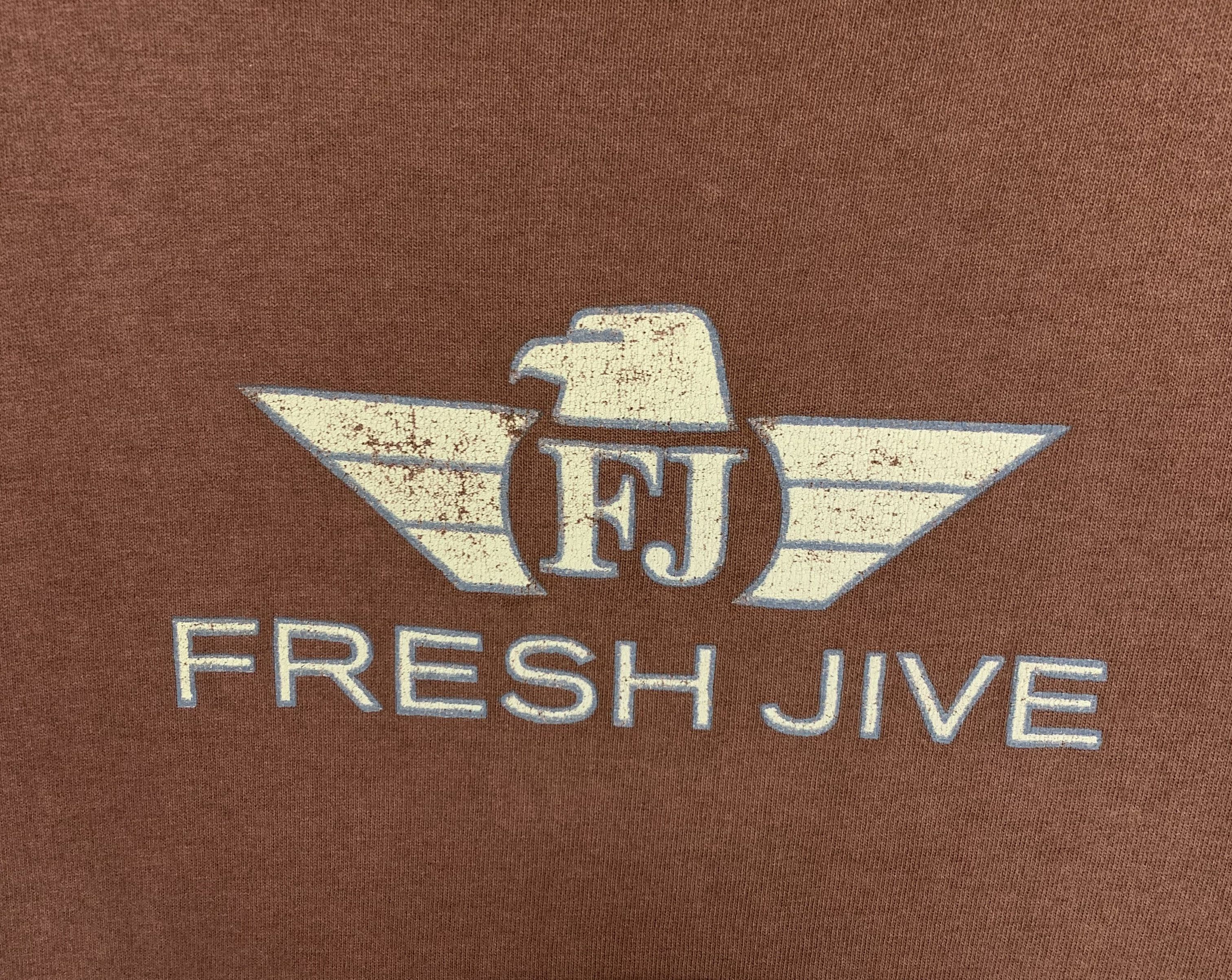 Freshjive spellout distressed sunfaded vintage 90s sthirt