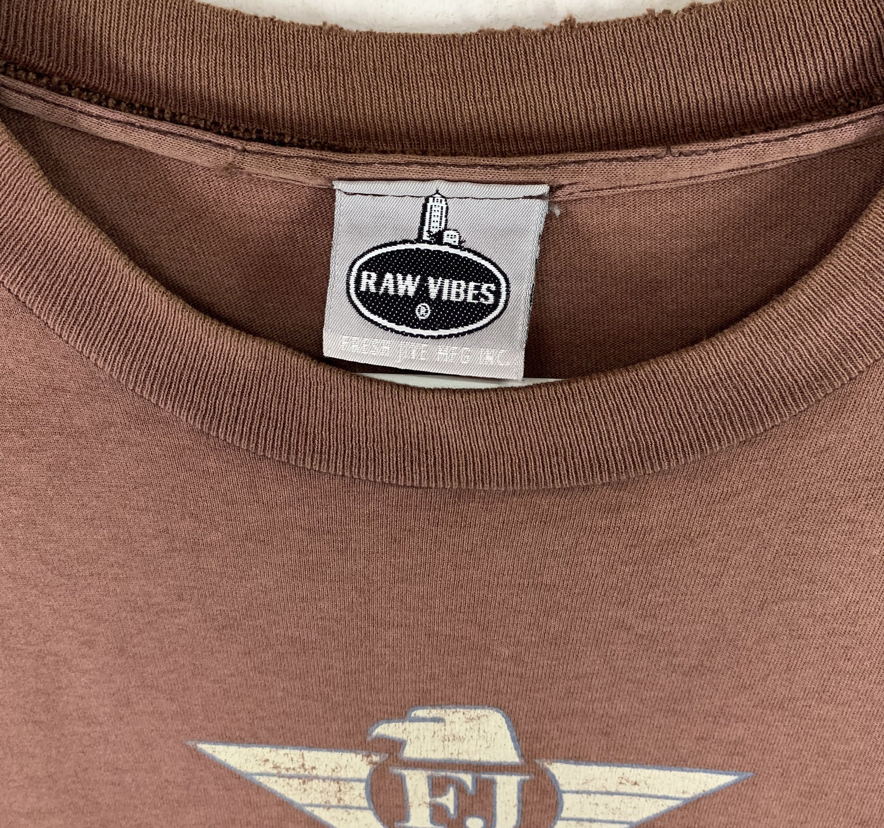 Freshjive spellout distressed sunfaded vintage 90s sthirt