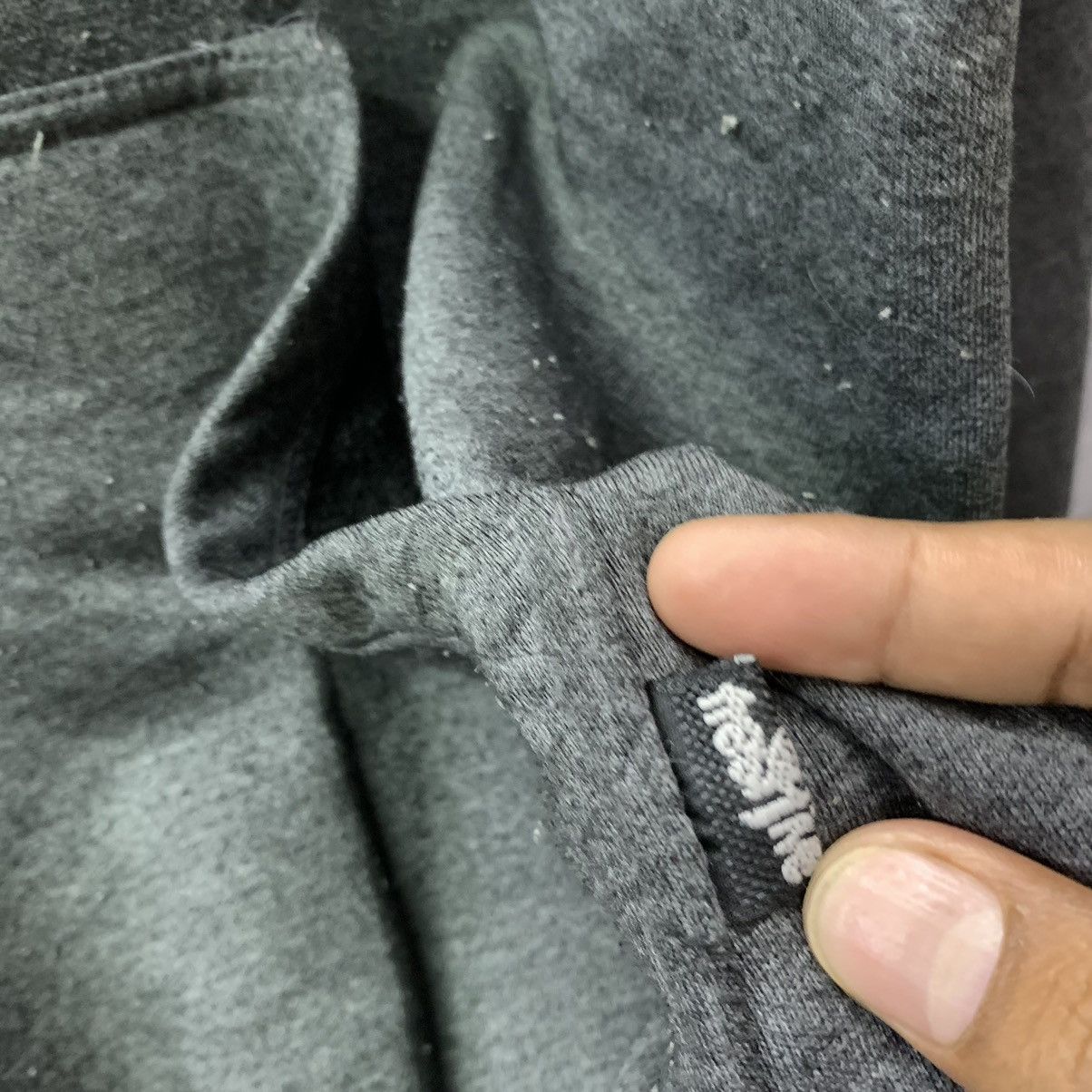 Freshjive Vintage Freshjive Hooded Sweater Big logo Spell out Size US L / EU 52-54 / 3 - 10 Thumbnail