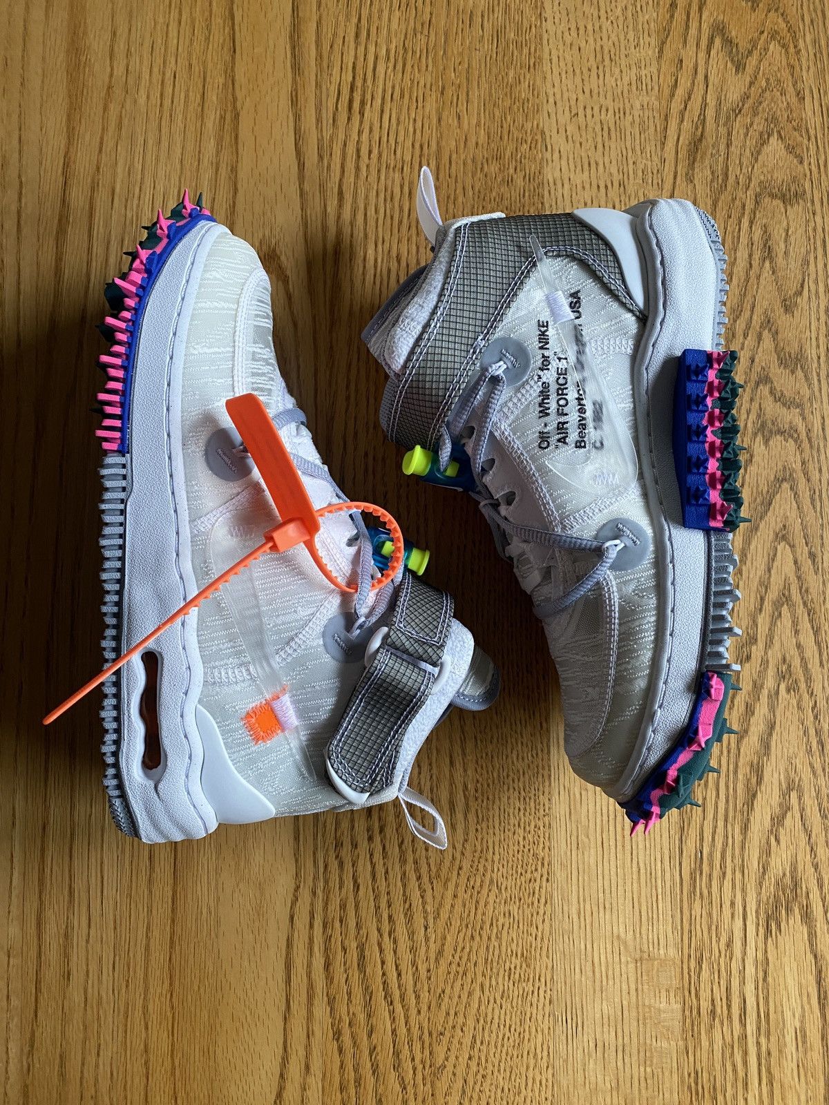 Off-White Edition Air Force 1 Mid