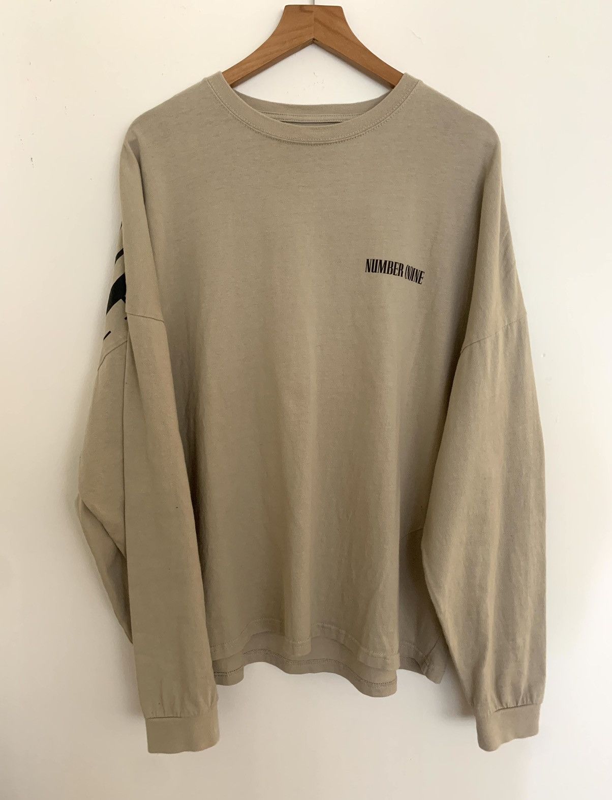 Japanese Brand Number (N)ine Back Logo Print Beige Longsleeve Size US L / EU 52-54 / 3 - 2 Thumbnail