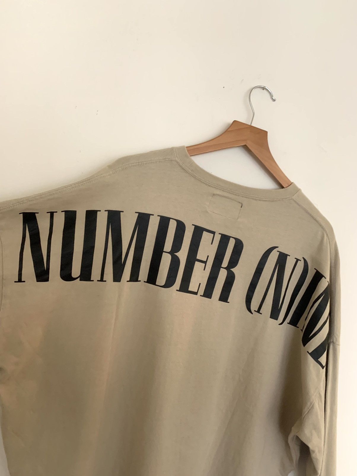 Japanese Brand Number (N)ine Back Logo Print Beige Longsleeve Size US L / EU 52-54 / 3 - 3 Thumbnail