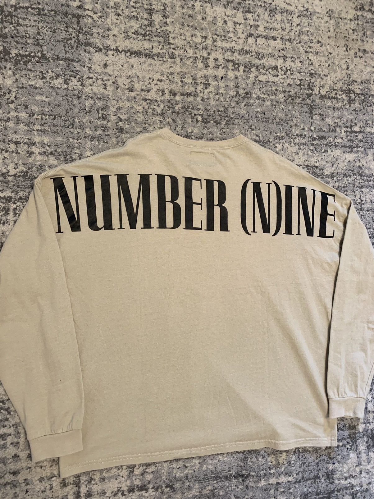 Japanese Brand Number (N)ine Back Logo Print Beige Longsleeve Size US L / EU 52-54 / 3 - 6 Thumbnail