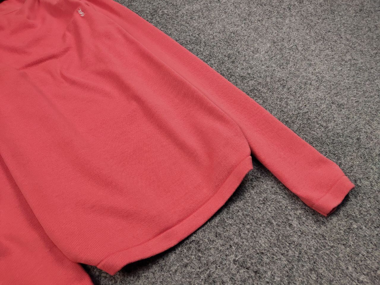 Yves Saint Laurent Vintage Yves Saint Laurent YSL logo light Coral Knit Sweater Size US XL / EU 56 / 4 - 13 Thumbnail