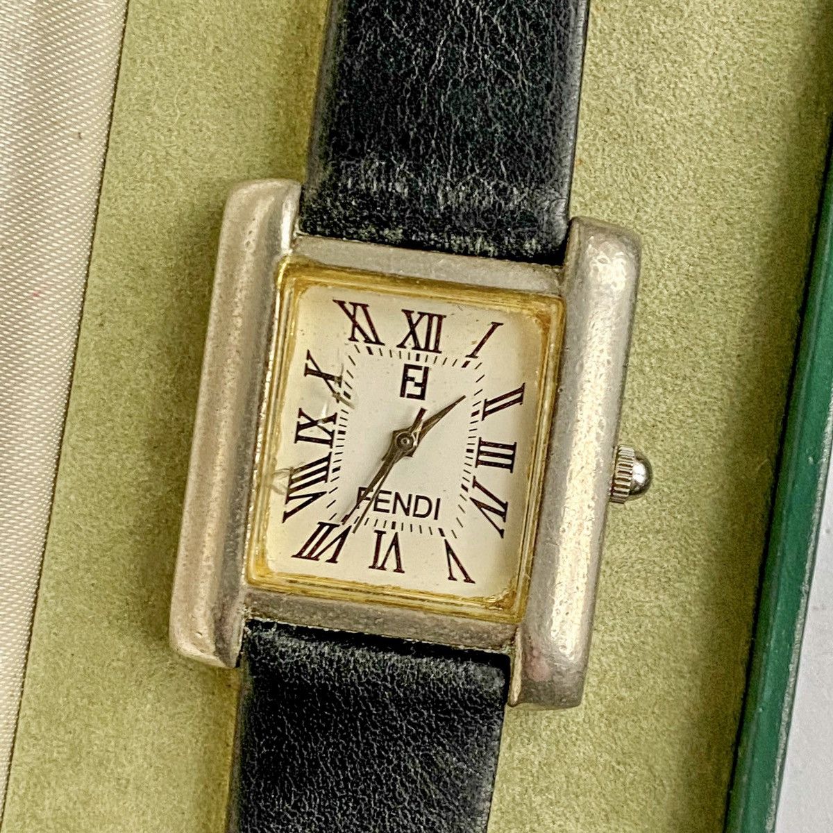 マ*ン様 【新品電池 稼働品】FENDI 1D/2577 レディース 腕時計 ス Fendi Fendi Authentic 1D/2577 Vintage Rare Men's Watch | Grailed