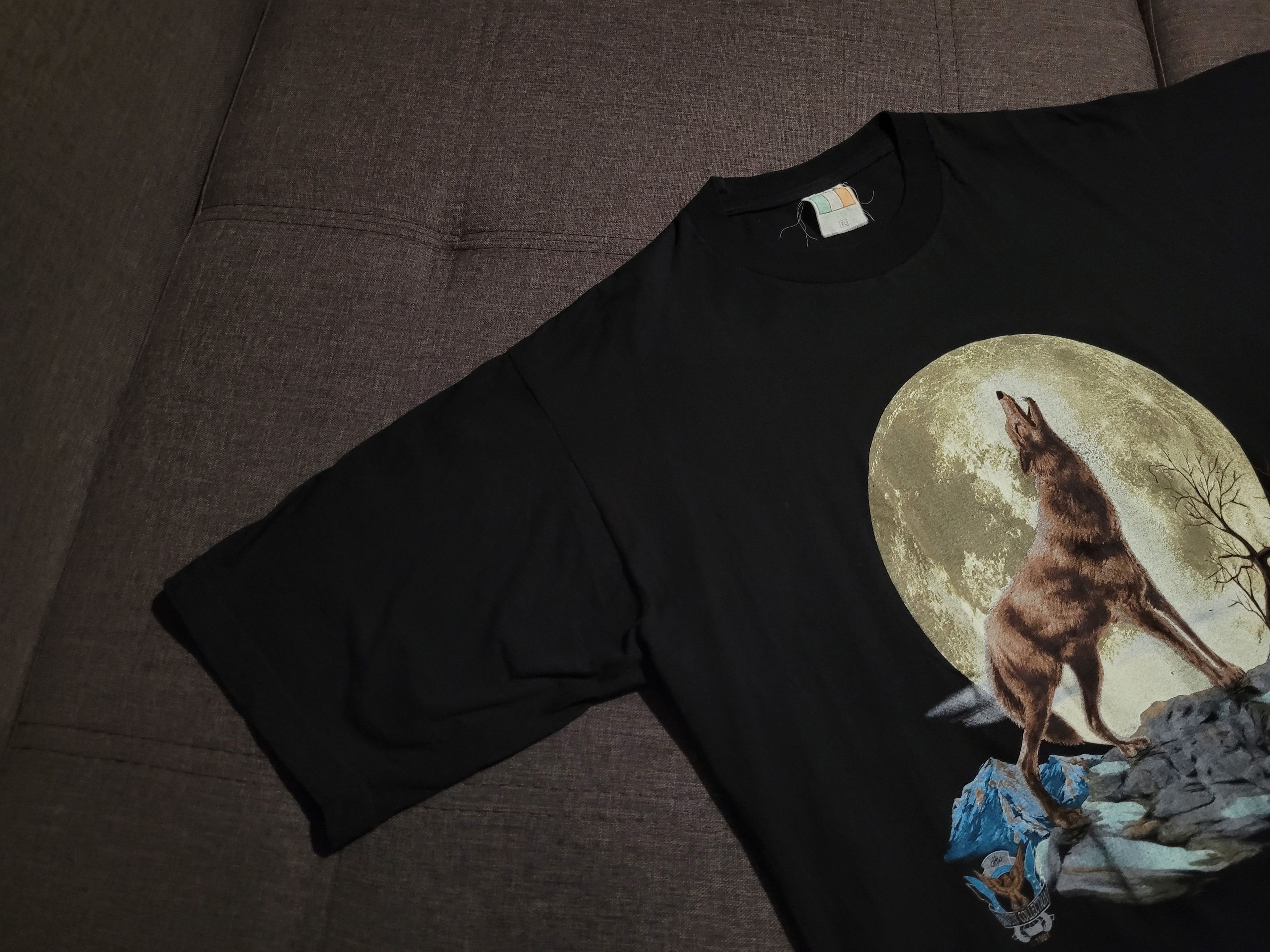 Other Vintage tee wolf howling at the moon t shirt Size US XL / EU 56 / 4 - 5 Thumbnail