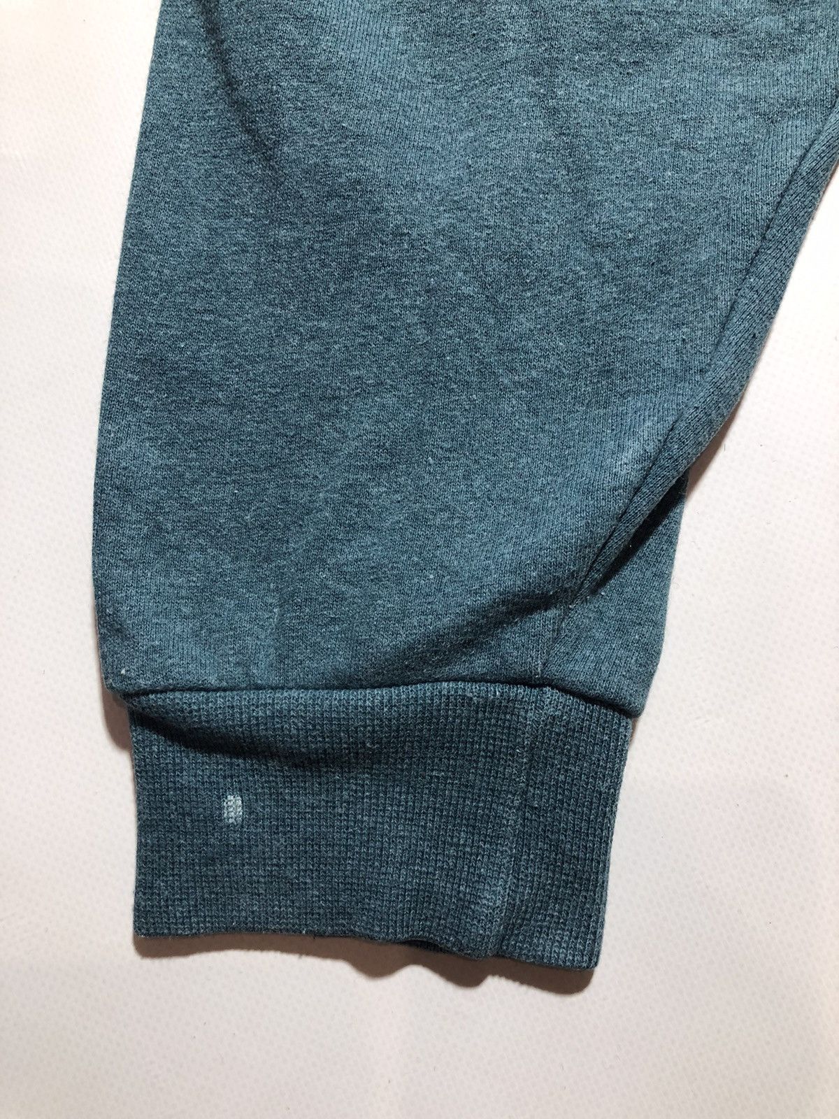 Hugo Boss Hugo Boss Vintage Sweatshirt Size US L / EU 52-54 / 3 - 5 Thumbnail