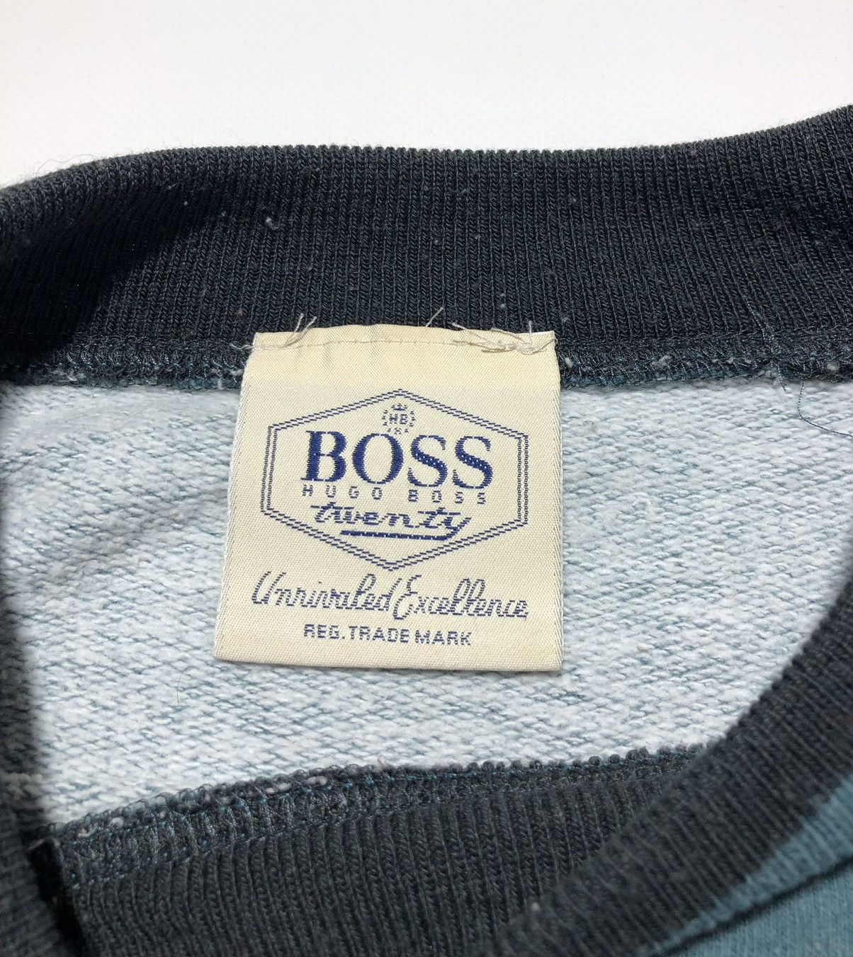 Hugo Boss Hugo Boss Vintage Sweatshirt Size US L / EU 52-54 / 3 - 7 Thumbnail