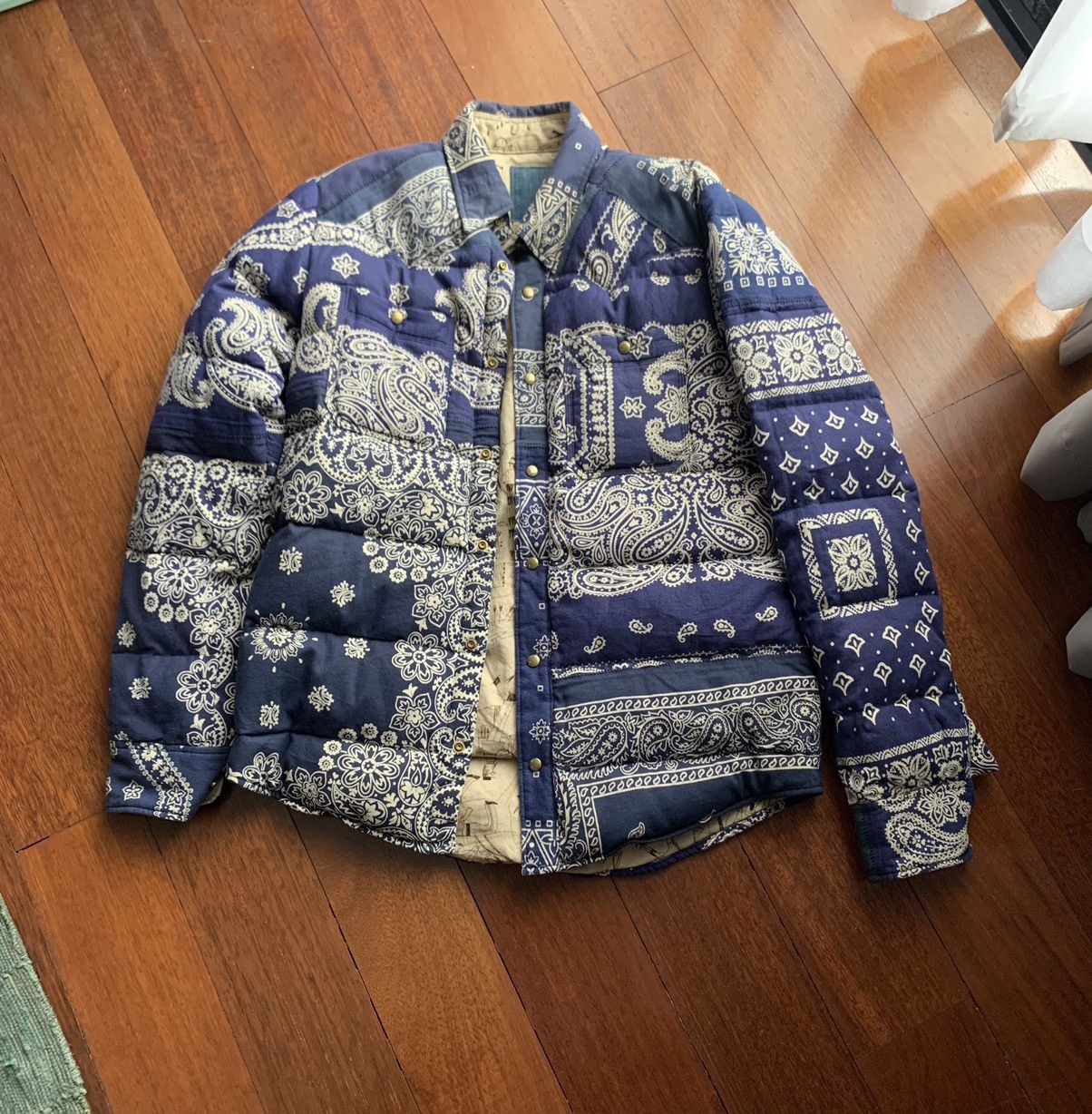 Kerchief down outlet jacket