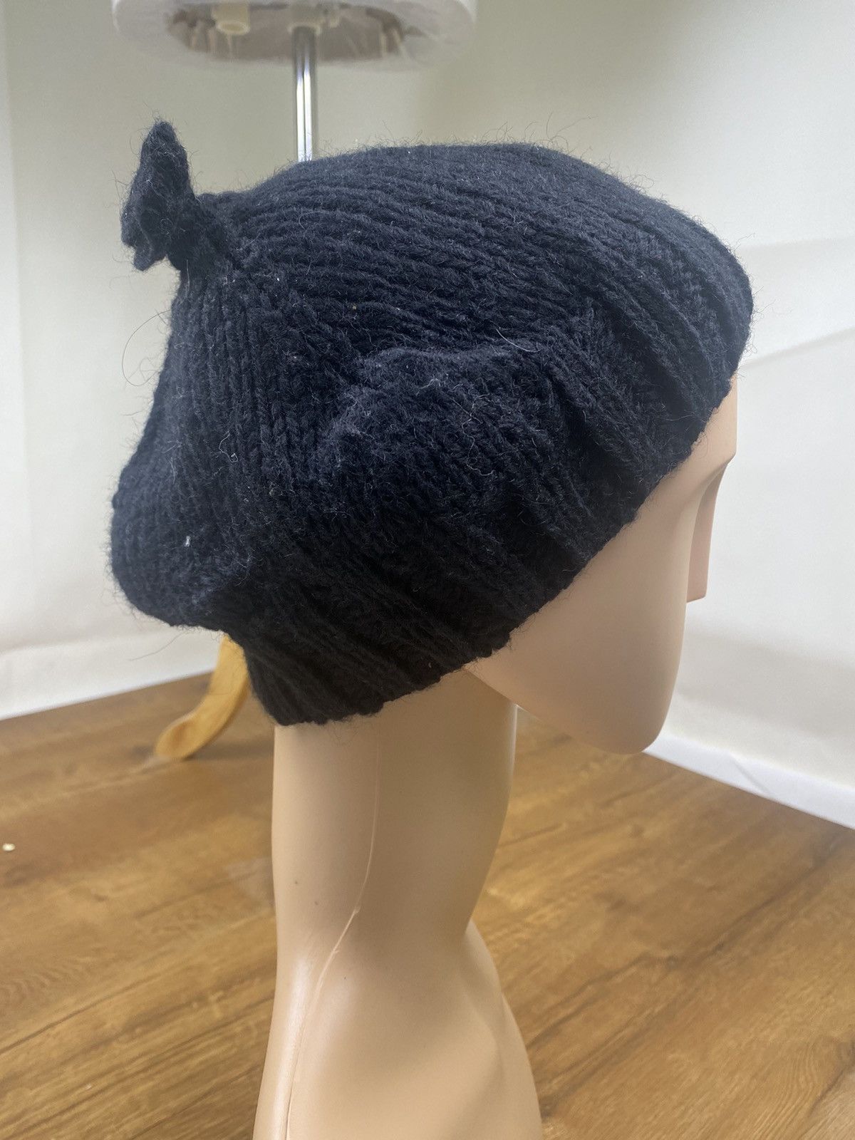 Vintage Vintage Knitted Wool Beanie Hat Made In Italy Size ONE SIZE - 1 Thumbnail