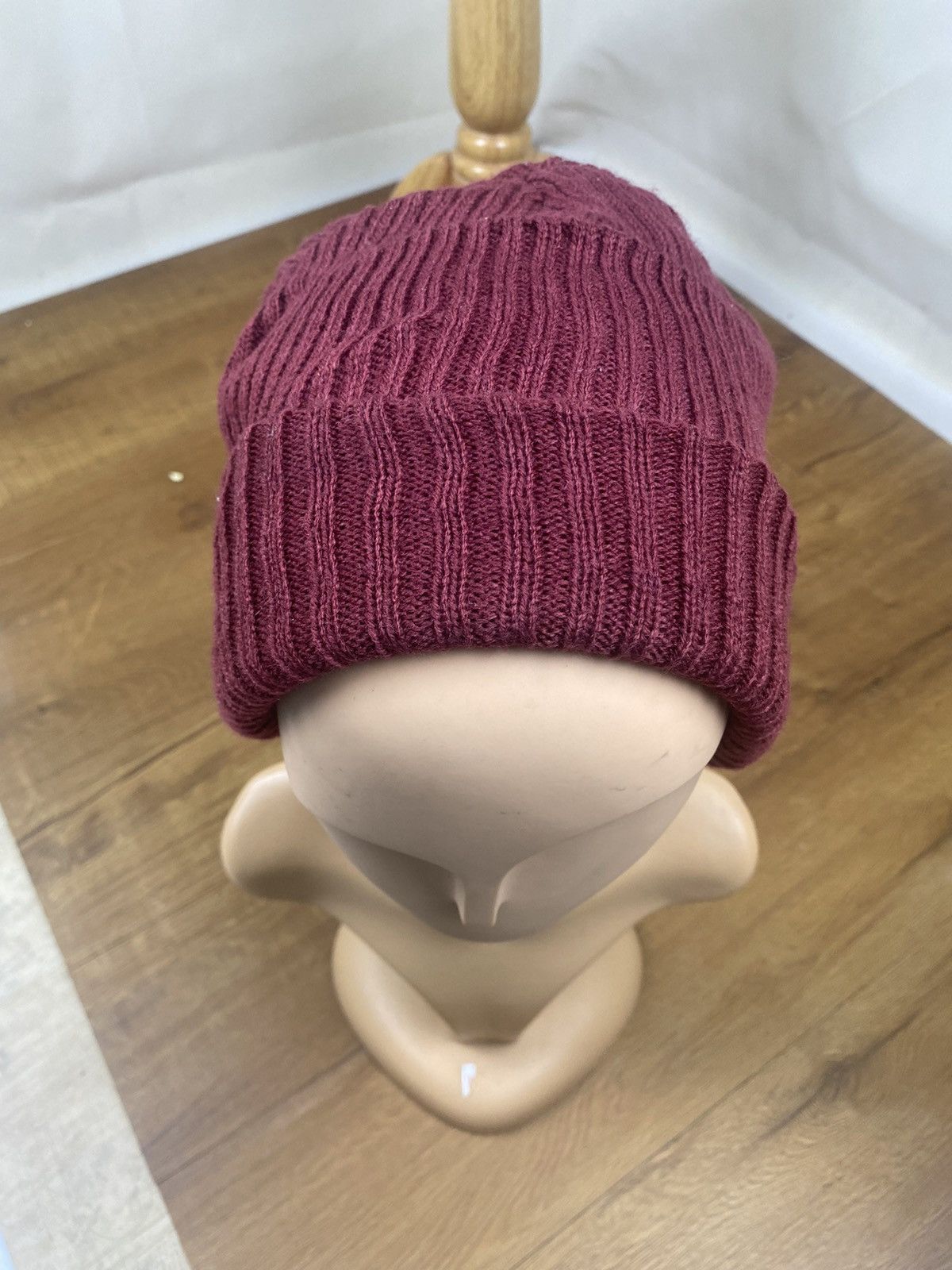 Vintage Vintage Maroon Plain Winter Beanie Hat Size ONE SIZE - 2 Thumbnail