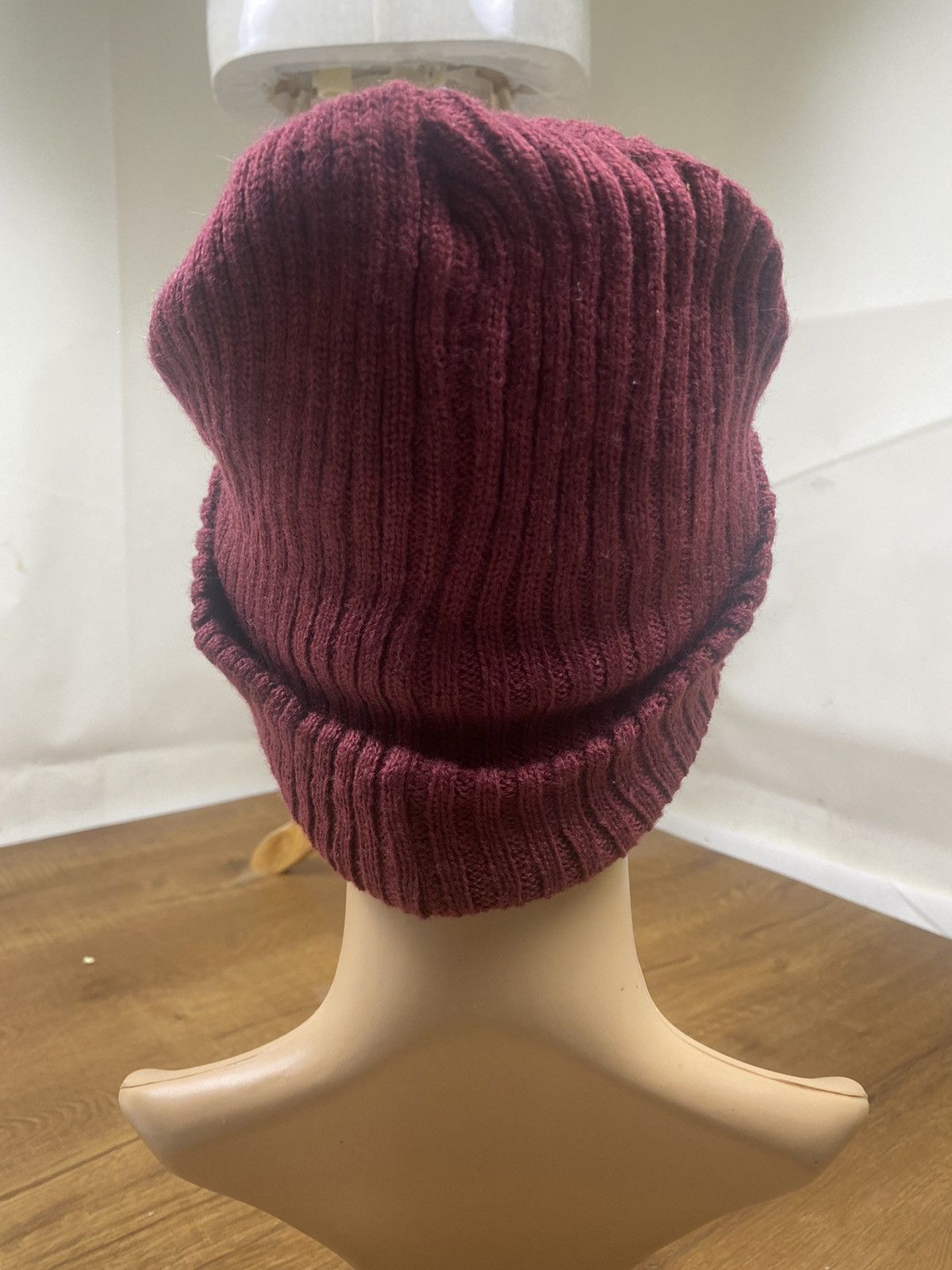 Vintage Vintage Maroon Plain Winter Beanie Hat Size ONE SIZE - 4 Thumbnail