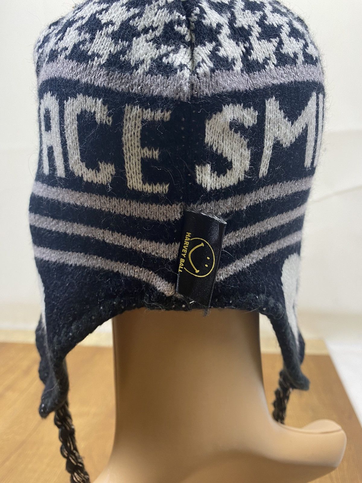 Other Harvey Ball Smiley Face Winter Beanie Size ONE SIZE - 4 Thumbnail
