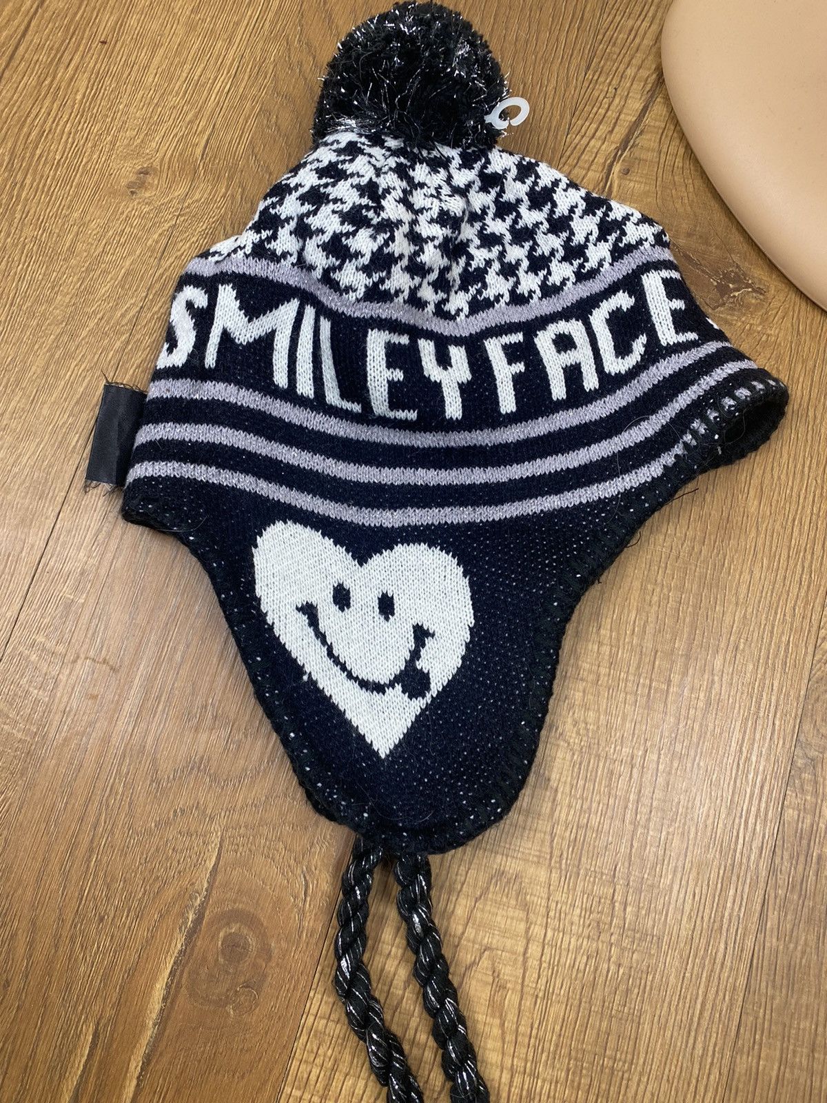 Other Harvey Ball Smiley Face Winter Beanie Size ONE SIZE - 6 Thumbnail