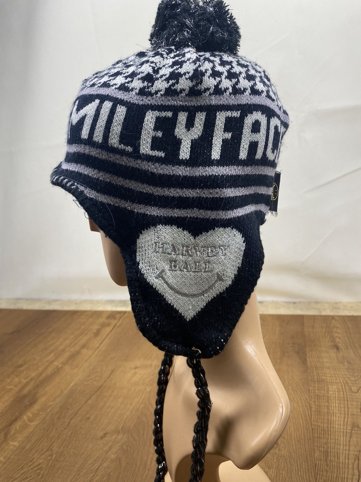 Other Harvey Ball Smiley Face Winter Beanie Size ONE SIZE - 3 Thumbnail