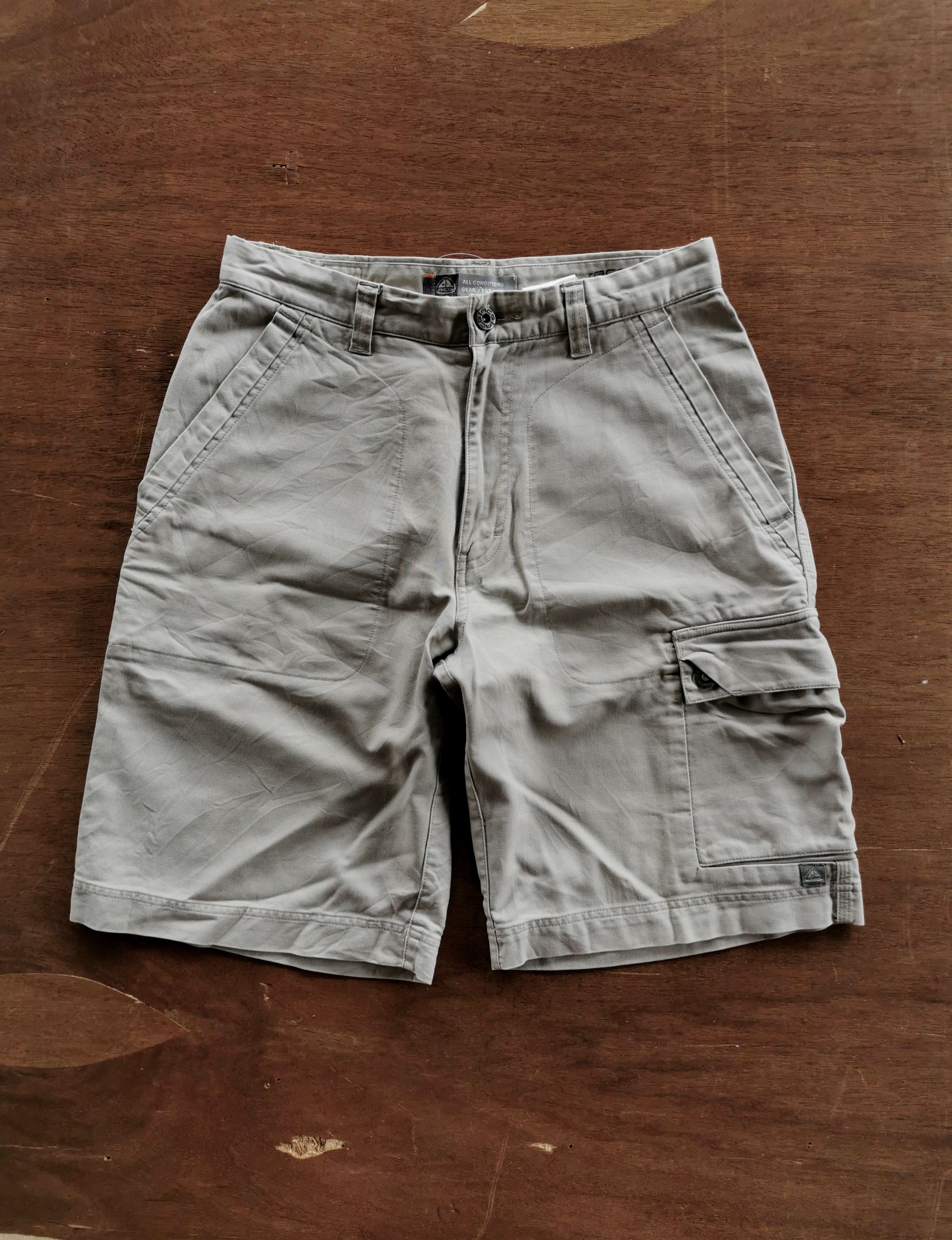 MMW × Nike ACG × Vintage RARE Vintage Nike ACG Cargo Shorts Size US 30 / EU 46 - 1 Thumbnail