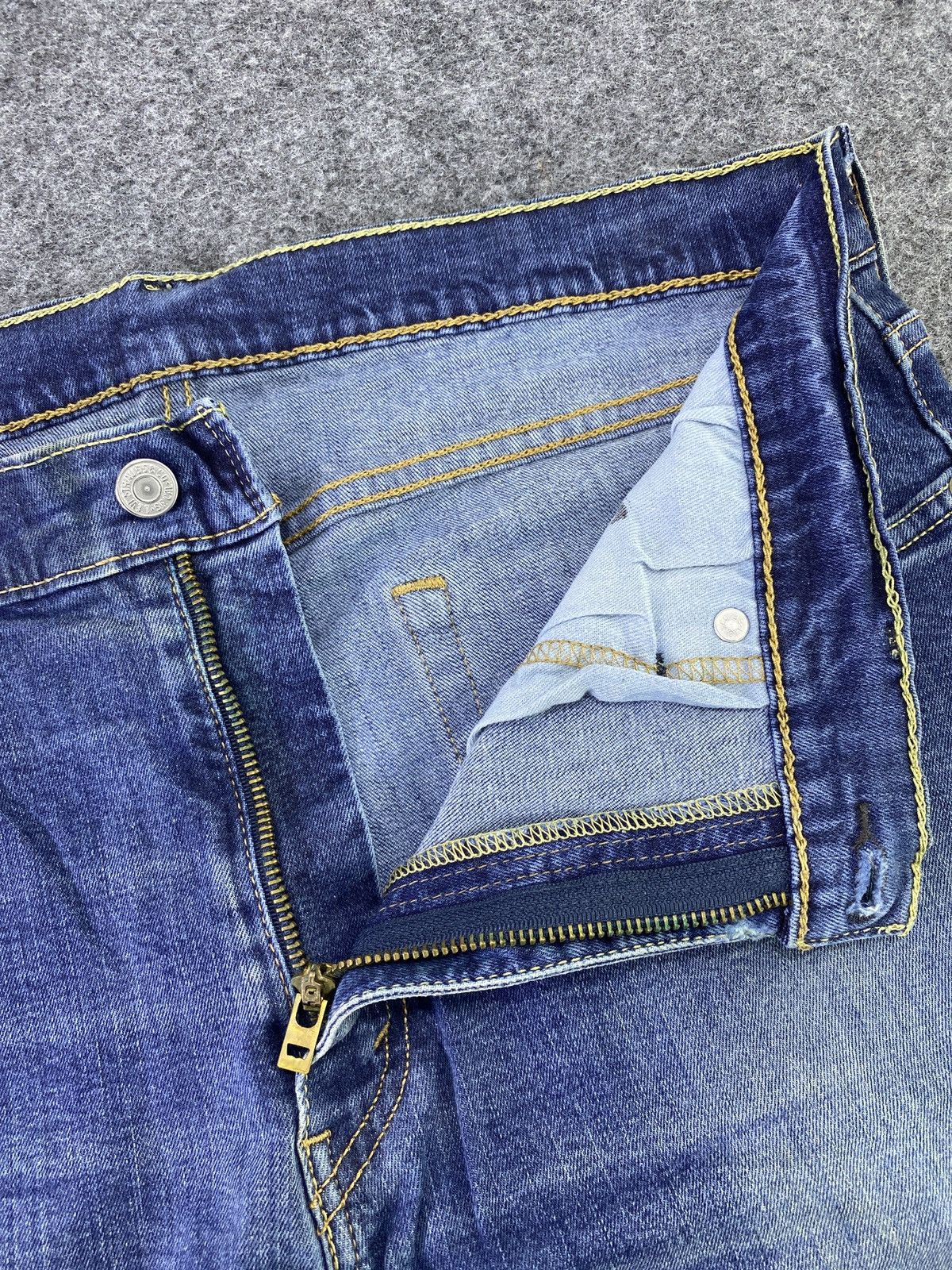 Jean × Levi's × Vintage VINTAGE LEVIS 514 BLUE WASH JEANS -J013 Size US 36 / EU 52 - 5 Thumbnail