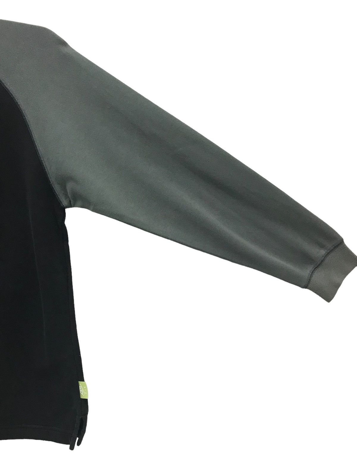 NIKE AIR MAX SWEATSHIRT
