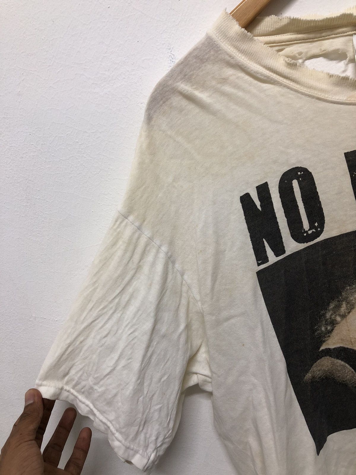 Band Tees Vintage No Future Sid and Nancy Distressed tee. Size US L / EU 52-54 / 3 - 5 Thumbnail