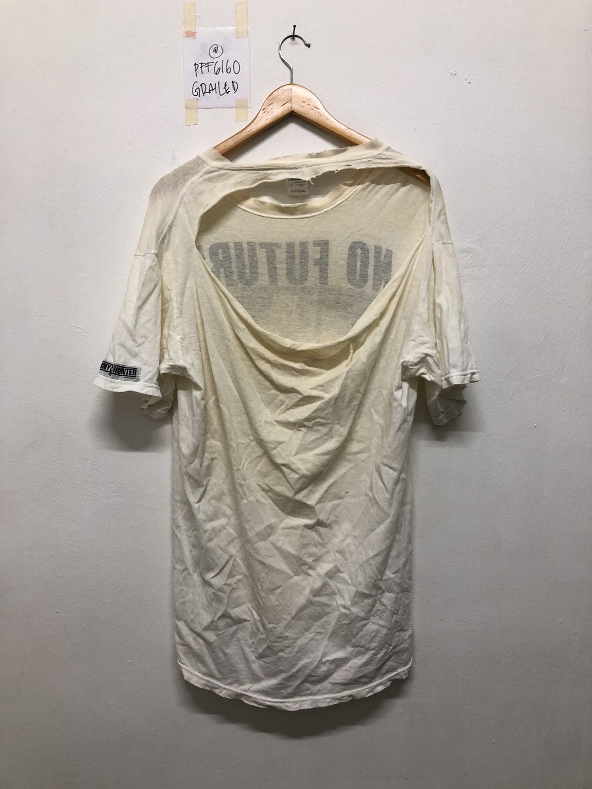 Band Tees Vintage No Future Sid and Nancy Distressed tee. Size US L / EU 52-54 / 3 - 10 Thumbnail