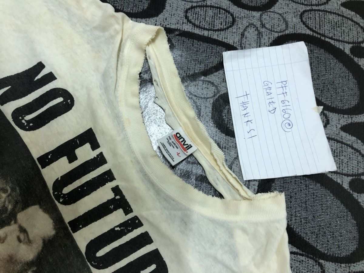 Band Tees Vintage No Future Sid and Nancy Distressed tee. Size US L / EU 52-54 / 3 - 21 Thumbnail