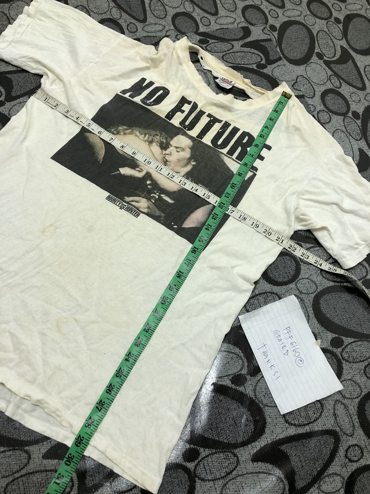 Band Tees Vintage No Future Sid and Nancy Distressed tee. Size US L / EU 52-54 / 3 - 19 Thumbnail