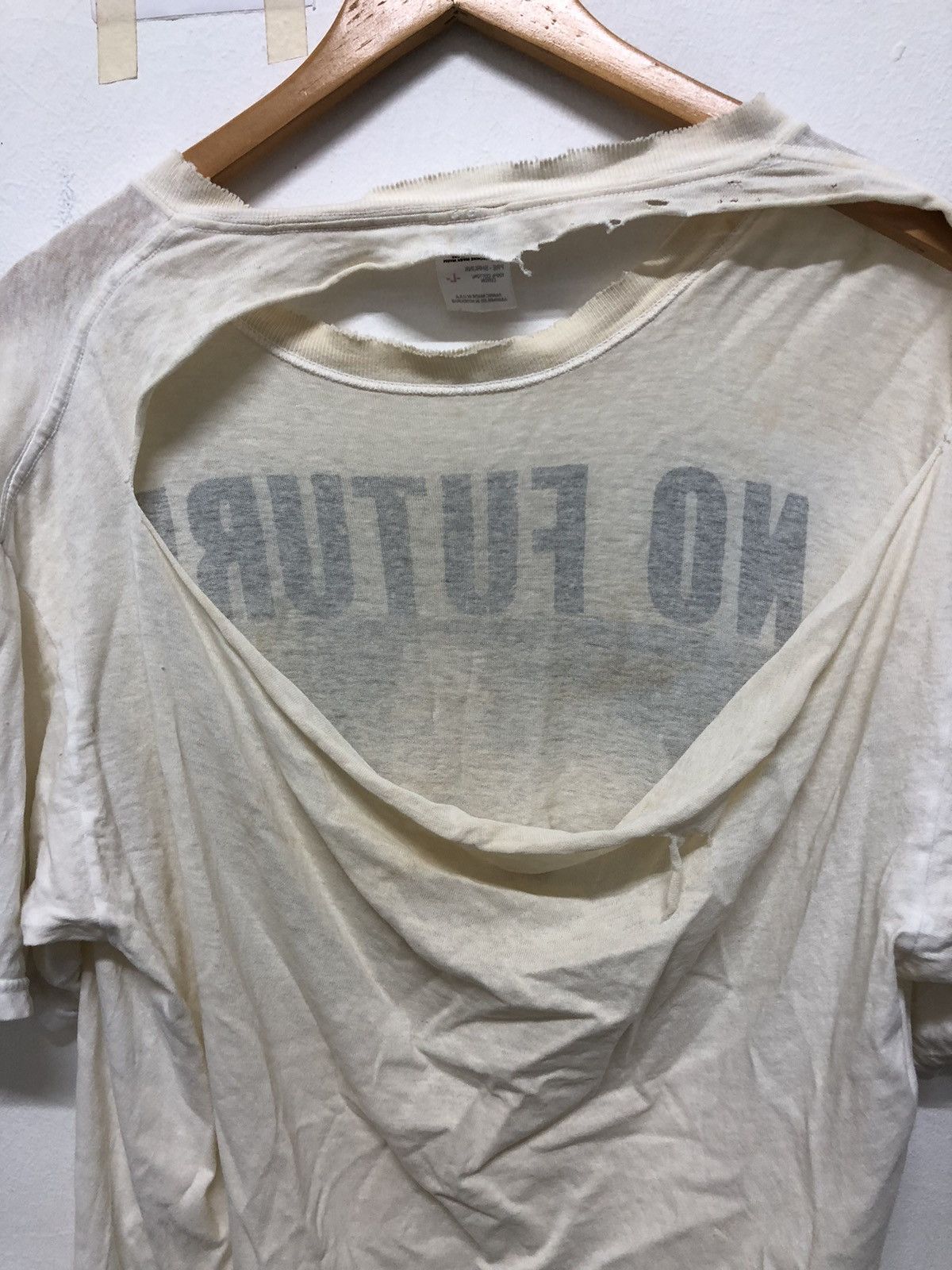 Band Tees Vintage No Future Sid and Nancy Distressed tee. Size US L / EU 52-54 / 3 - 14 Thumbnail