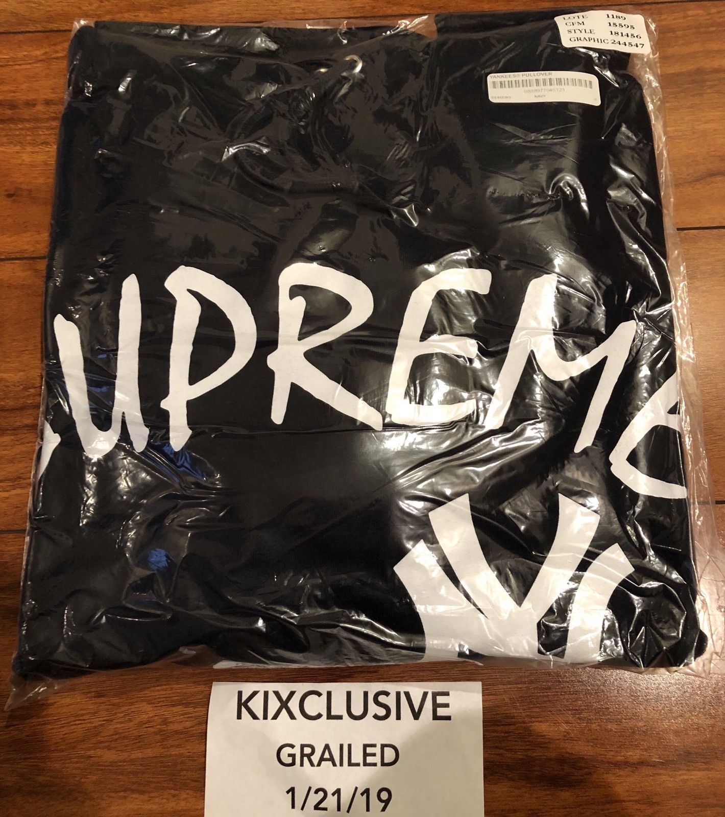 New York Yankees × Supreme New Navy Pullover Hoodie Size US M / EU 48-50 / 2 - 2 Thumbnail