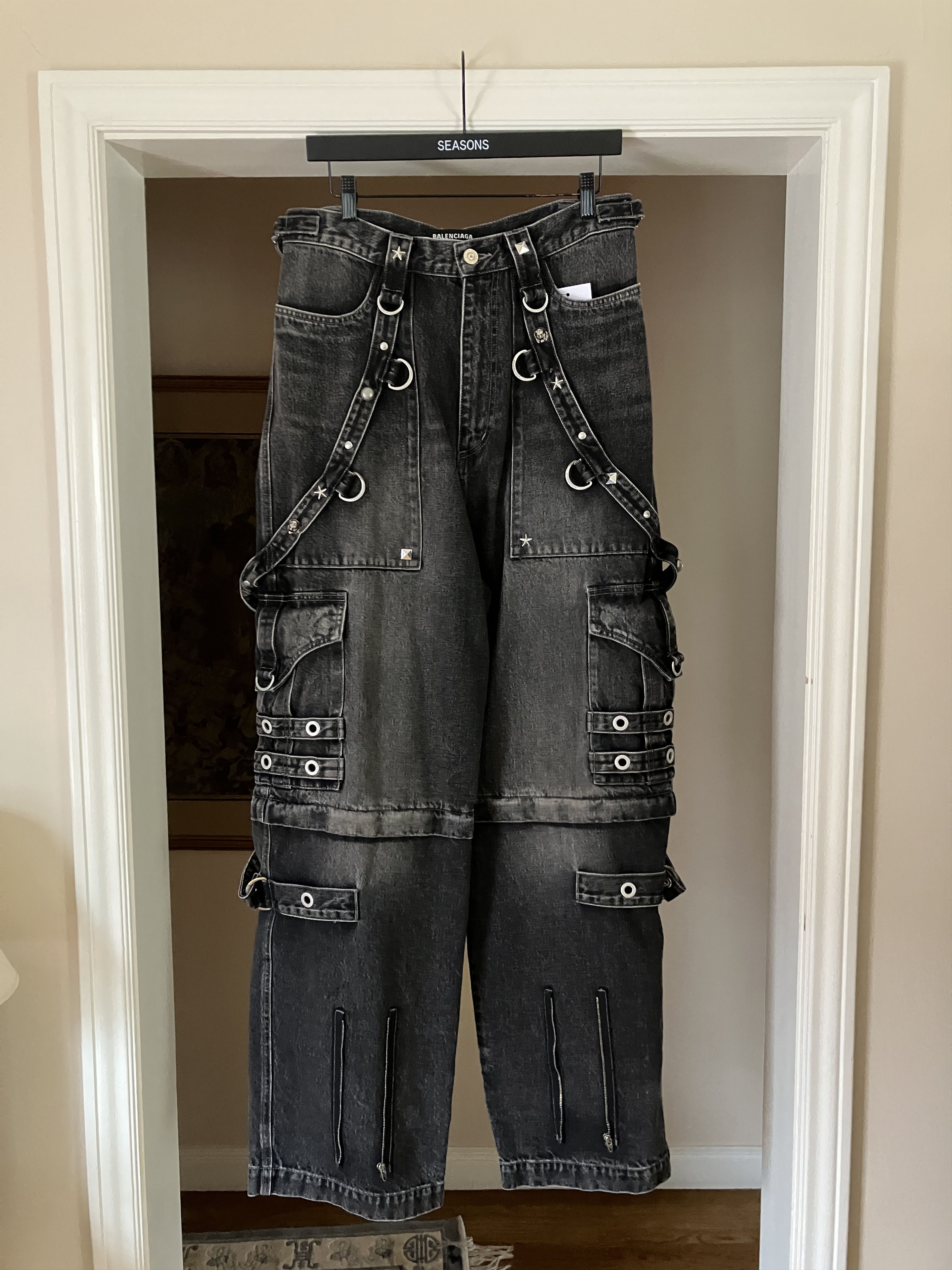 希少BALENCIAGA 22aw raver baggy denim jean Balenciaga SS22 Oversized Raver Cargo Denim | TikTok