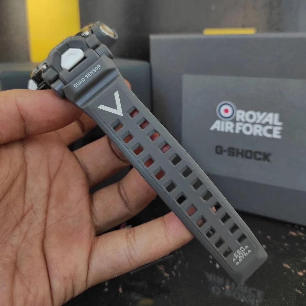 G Shock 🔥Special Edition🔥G-shock X Royal Air Force GRB200 Size ONE SIZE - 3 Thumbnail