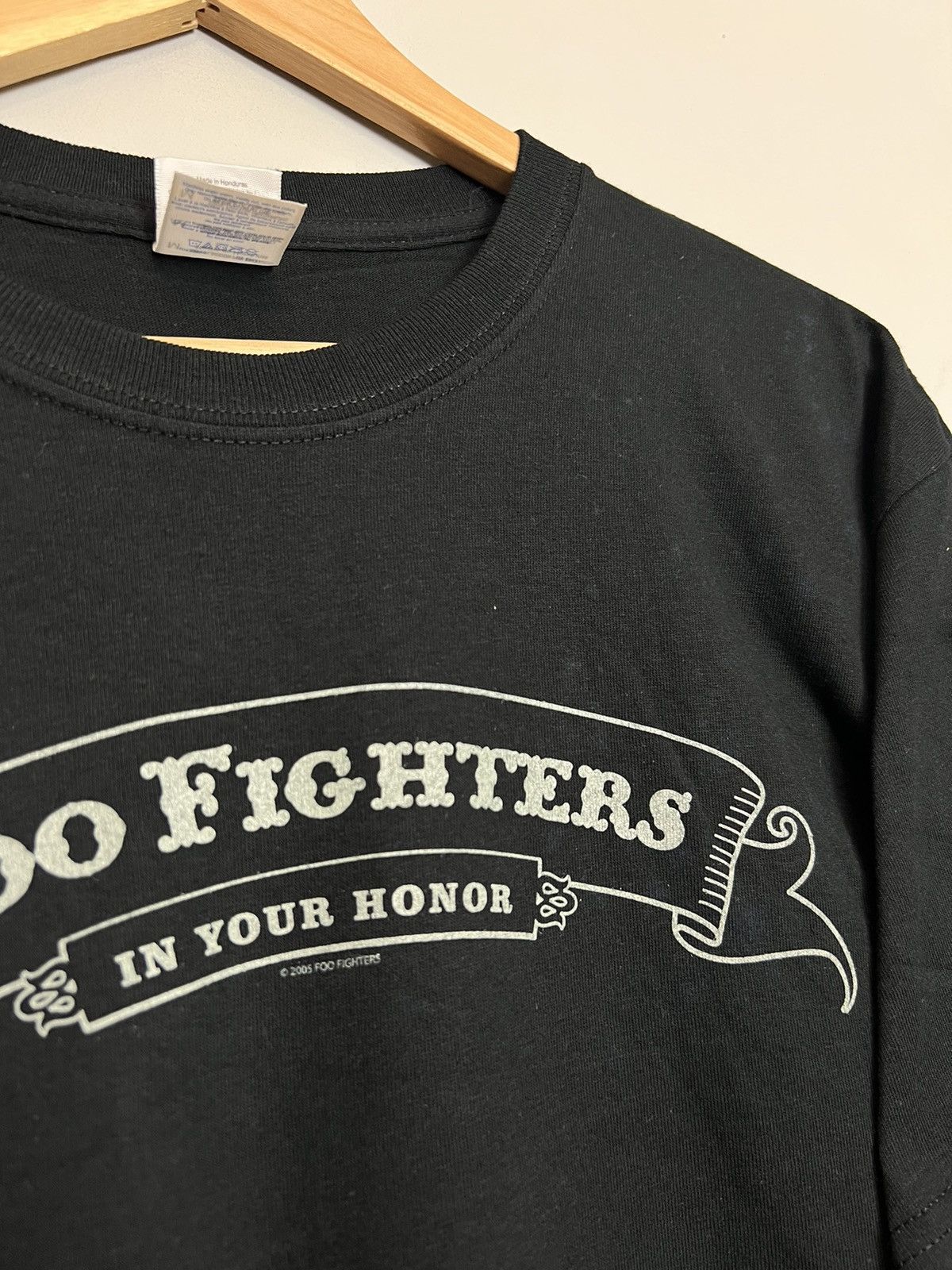 Band Tees Vintage 2005 Foo Fighters Rock Grunge Band Tee Pearl Jam) Size US M / EU 48-50 / 2 - 3 Thumbnail