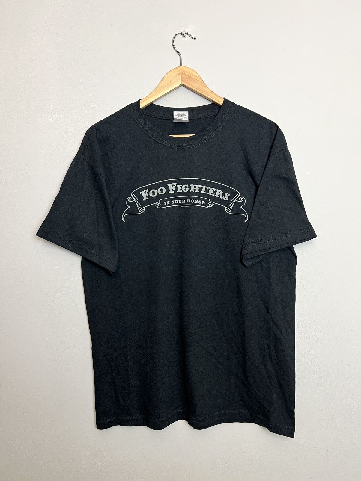 Band Tees Vintage 2005 Foo Fighters Rock Grunge Band Tee Pearl Jam) Size US M / EU 48-50 / 2 - 1 Thumbnail