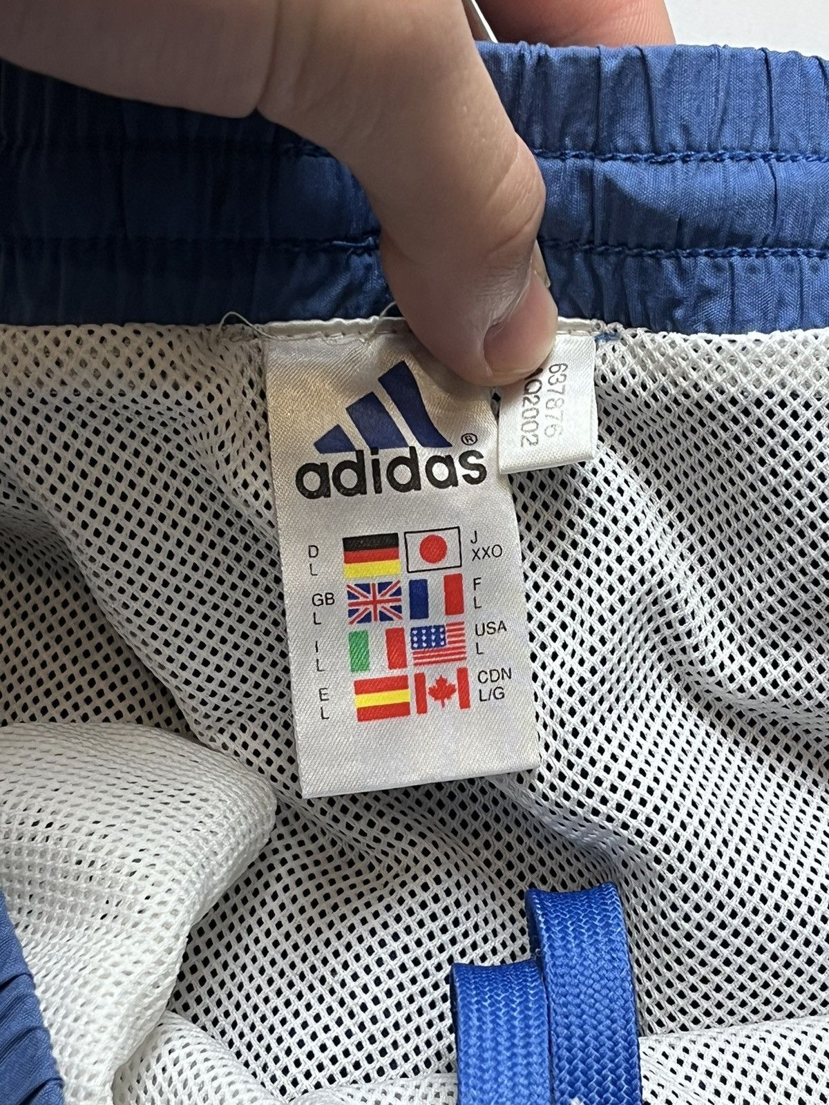 Adidas × Vintage Vintage Adidas shorts streetwear y2k casual style size L Size US 34 / EU 50 - 9 Thumbnail