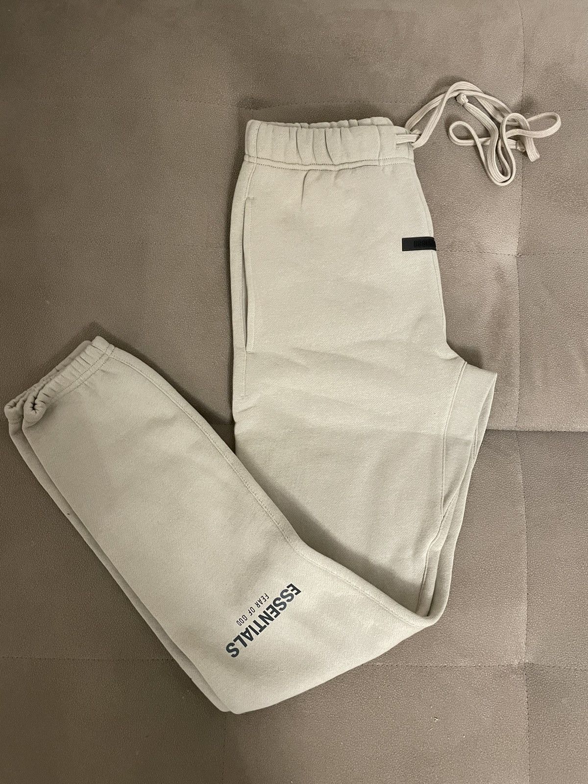 Fear of god essentials sweatpants XXS new