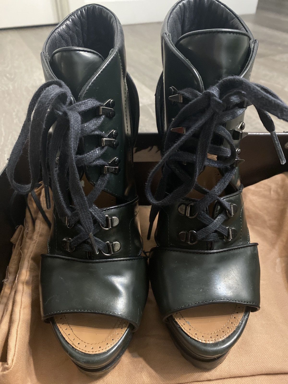 Alaia dark green lace up heel