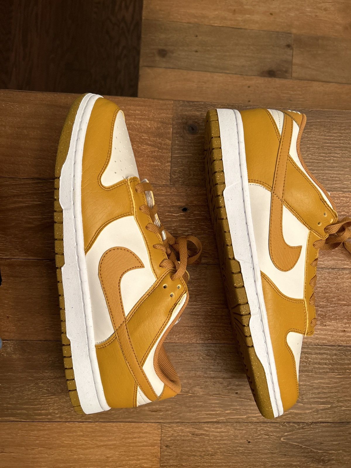 image of Nike Dunk Low Phantom Size 13W Men's 11.5 New Dn1431-001 Shoes in Gold