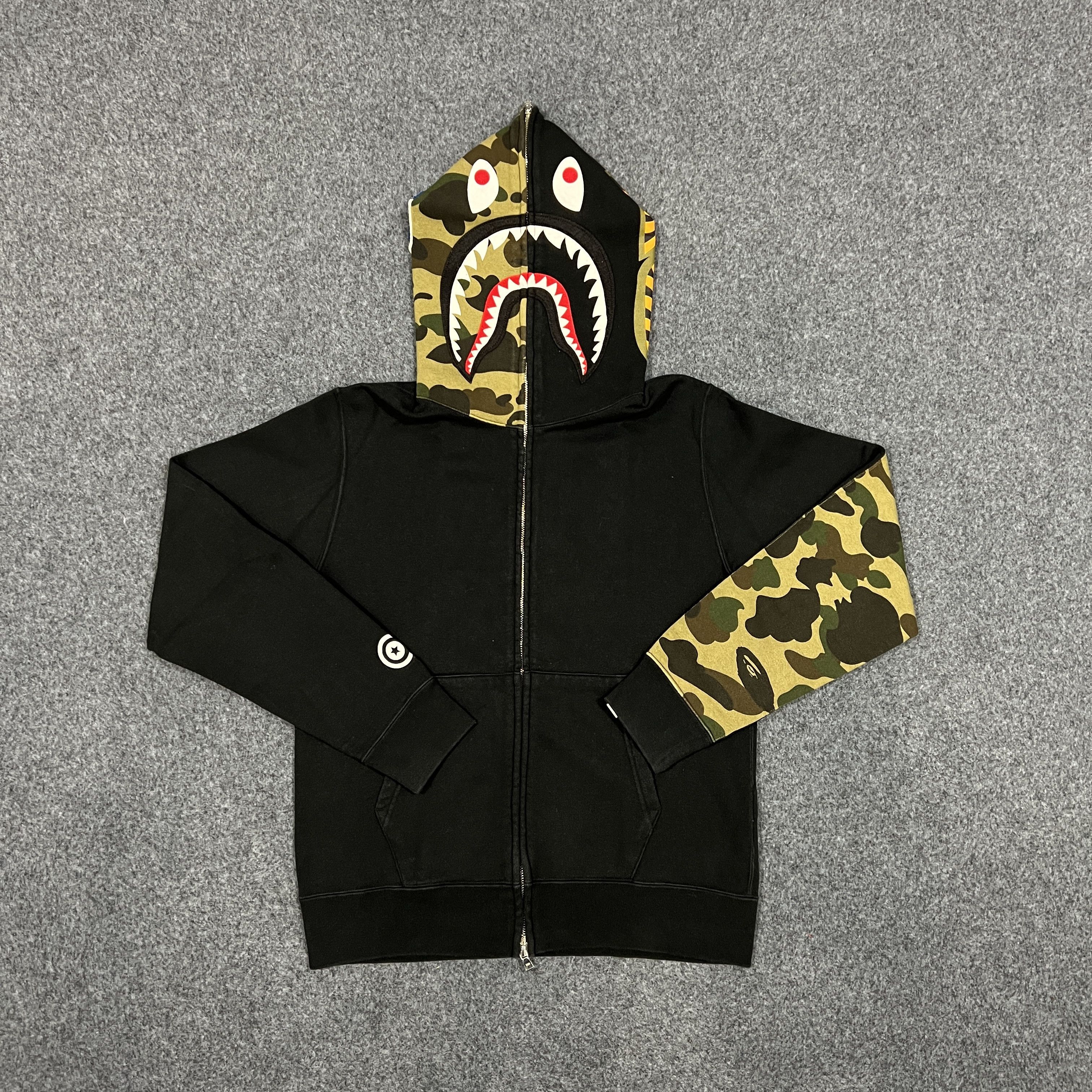 Bape Bape Camo Shark Hoodie Size US M / EU 48-50 / 2 - 1 Thumbnail