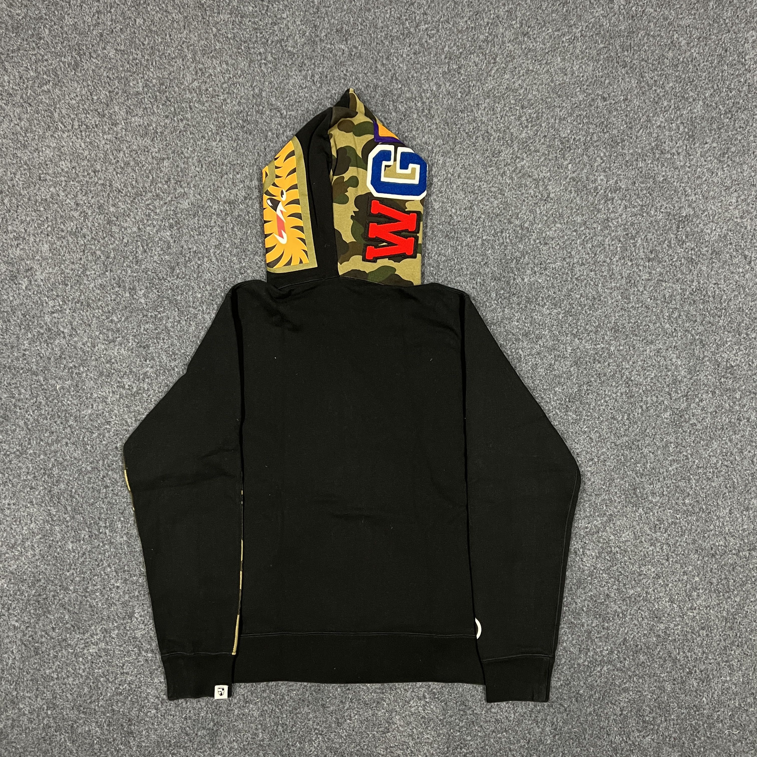 Bape Bape Camo Shark Hoodie Size US M / EU 48-50 / 2 - 2 Thumbnail