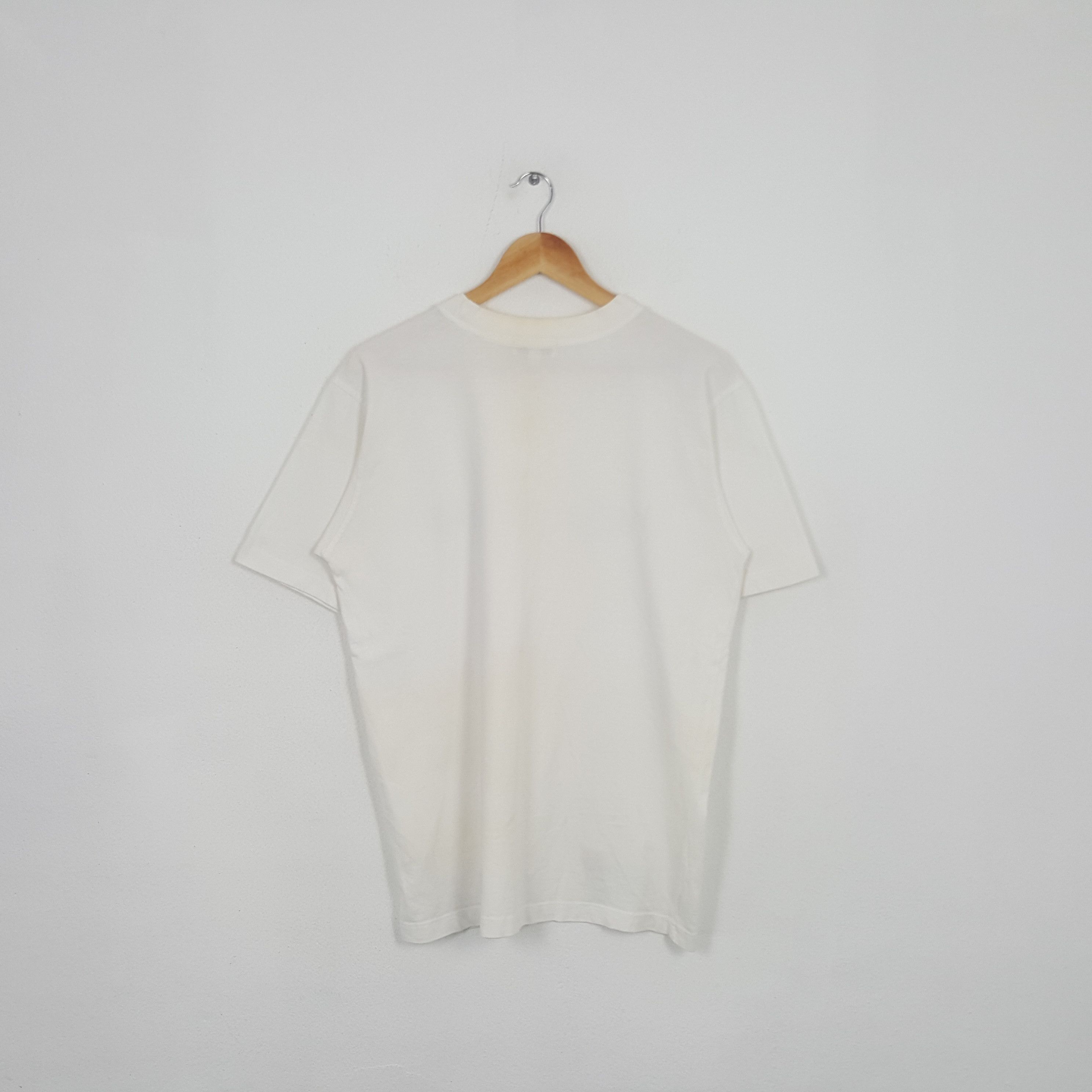Vintage Vintage Yves Saint Laurent Spell Out Design Tshirt Size US L / EU 52-54 / 3 - 3 Thumbnail
