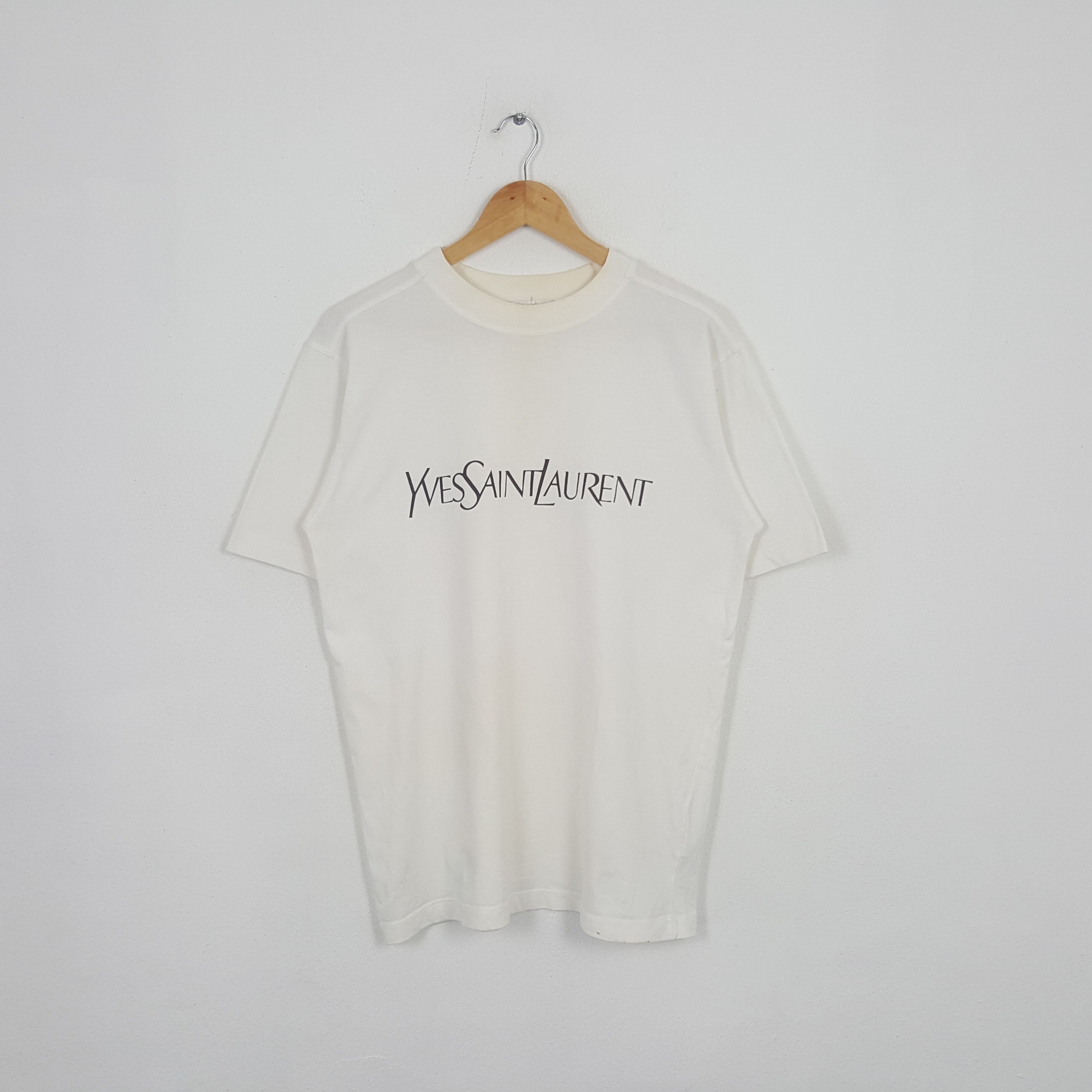 Vintage Vintage Yves Saint Laurent Spell Out Design Tshirt Size US L / EU 52-54 / 3 - 1 Thumbnail