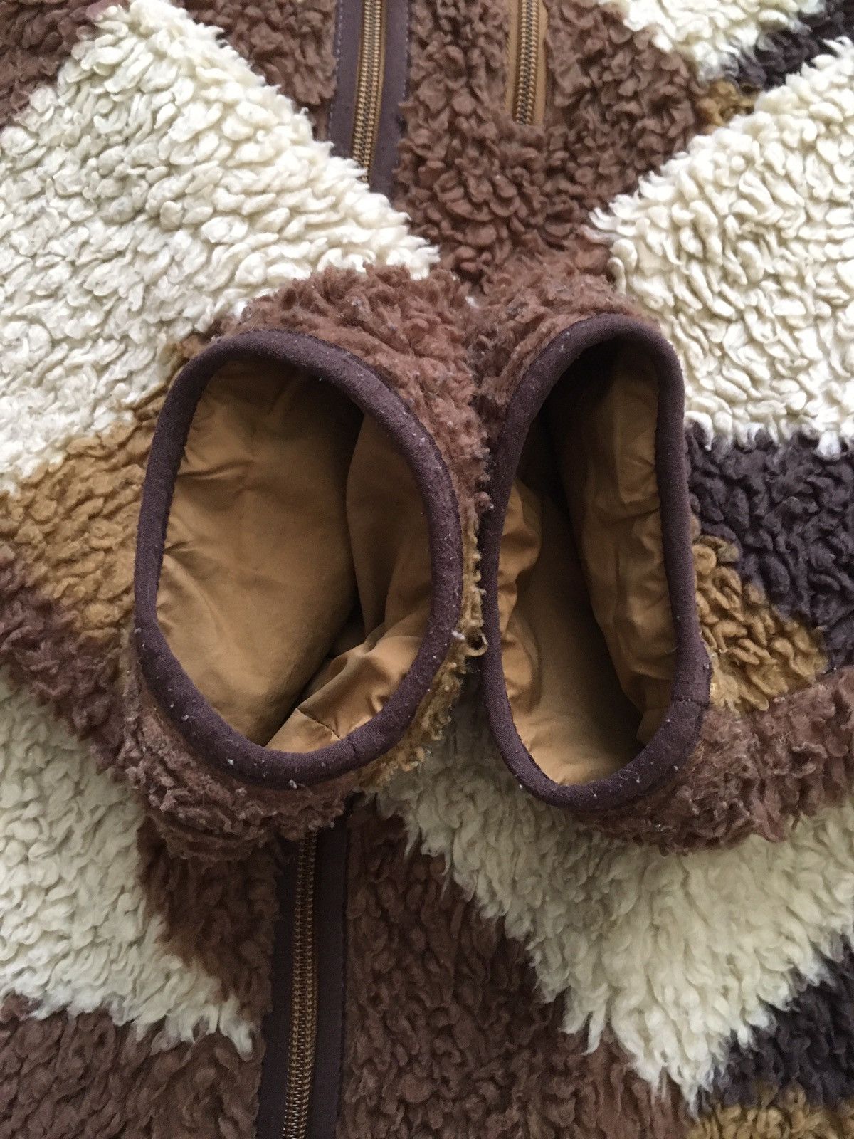 Patagonia Rare Patagonia brown bear blocking deep pile. Size US XL / EU 56 / 4 - 9 Thumbnail