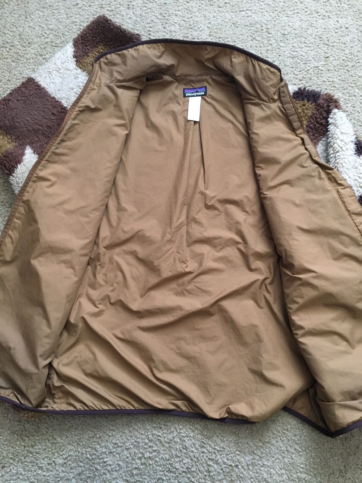 Patagonia Rare Patagonia brown bear blocking deep pile. Size US XL / EU 56 / 4 - 8 Thumbnail