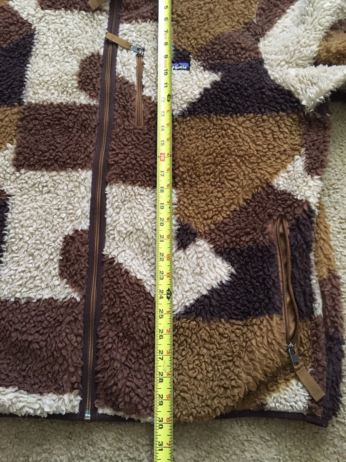 Patagonia Rare Patagonia brown bear blocking deep pile. Size US XL / EU 56 / 4 - 11 Thumbnail